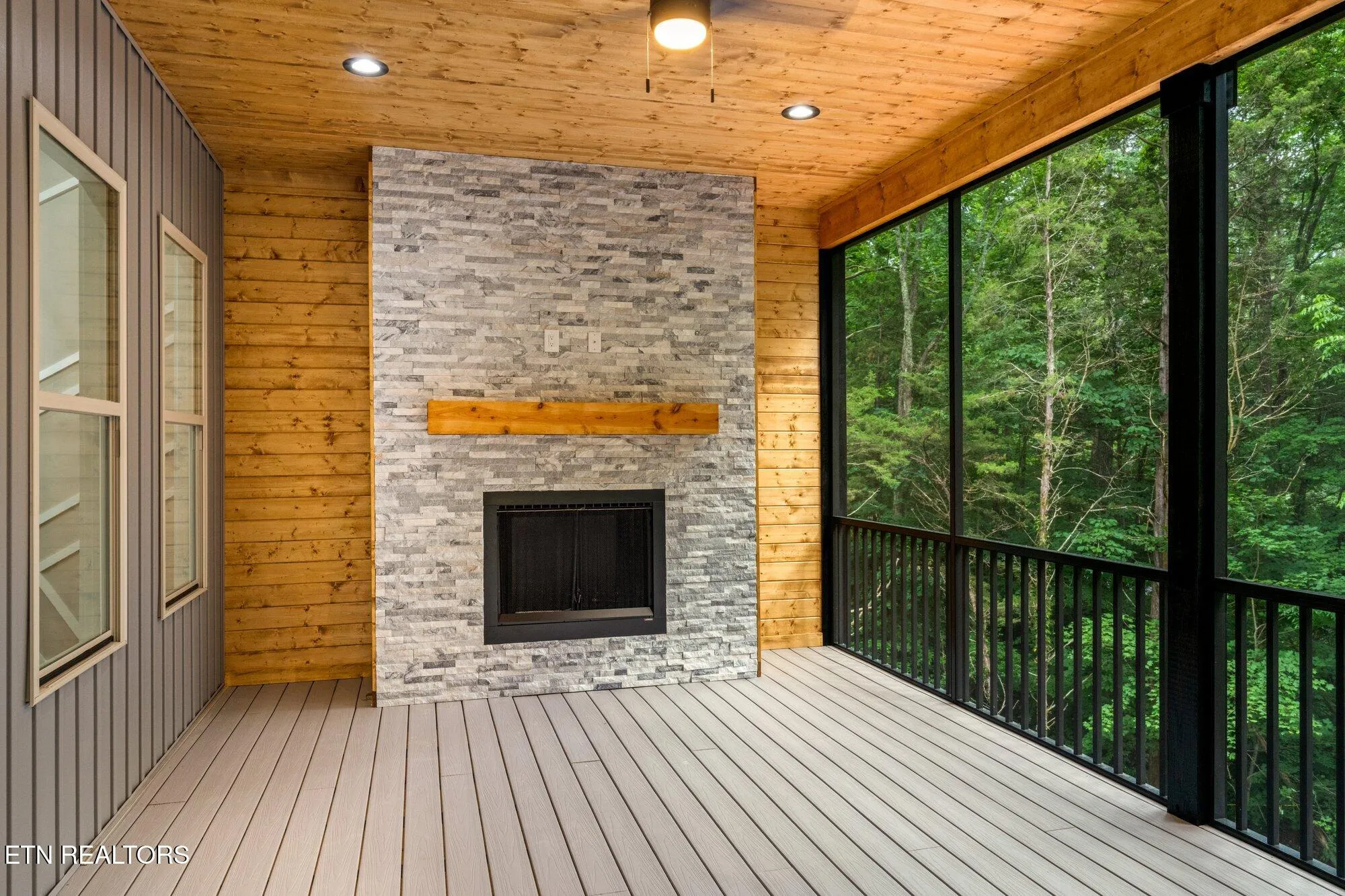 Property Slideshow image 26 of 45 | 104 noya ln, Loudon, TN, 37774