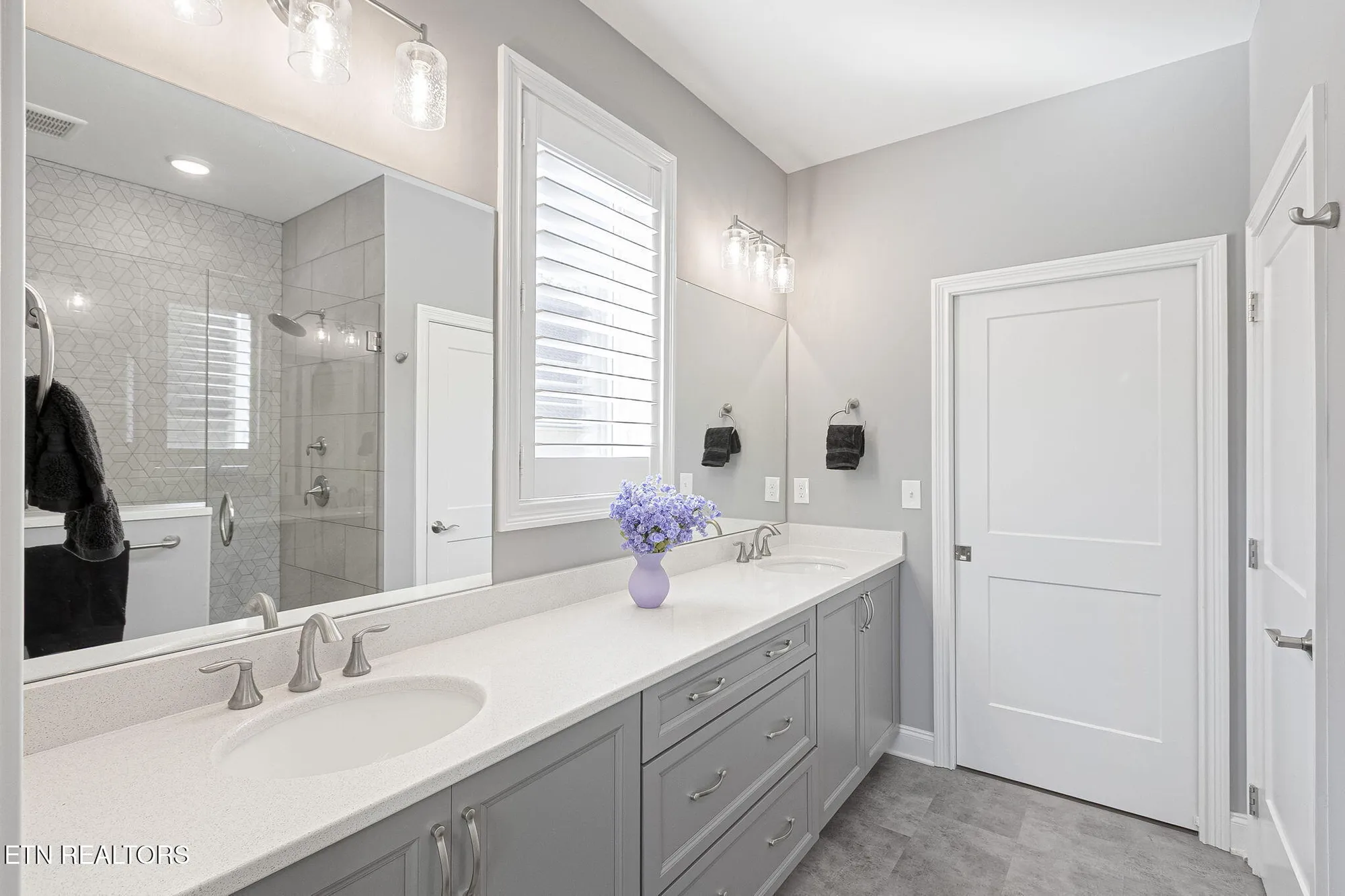 Property Slideshow image 8 of 56 | 205 nuhya trce, Loudon, TN, 37774