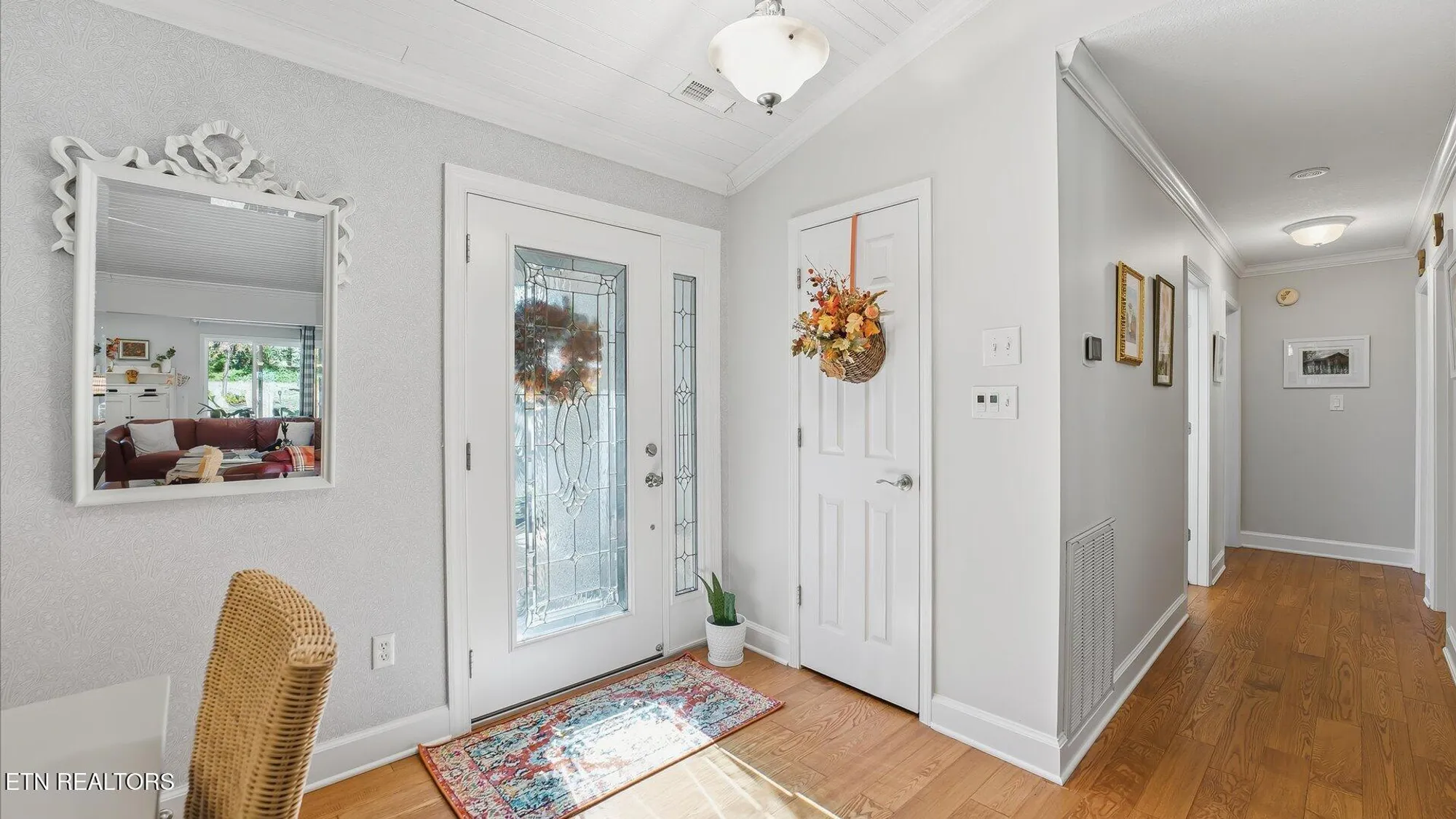 Property Slideshow image 4 of 36 | 301 tahlequah dr, Loudon, TN, 37774