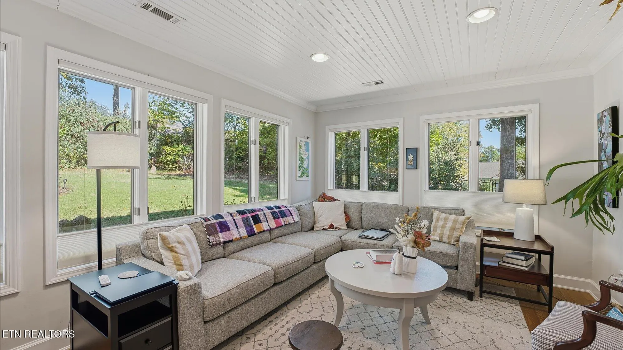 Property Slideshow image 9 of 36 | 301 tahlequah dr, Loudon, TN, 37774