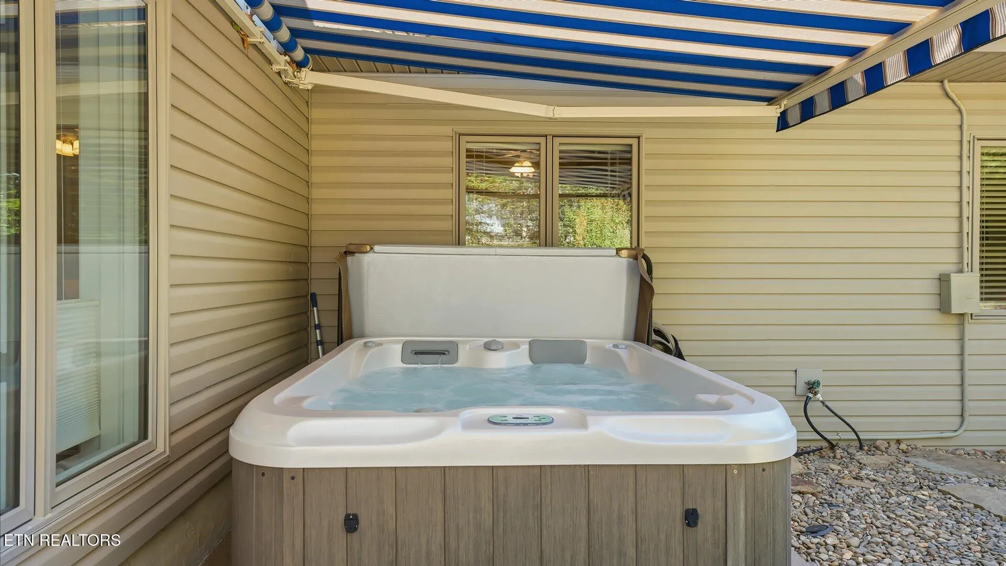 Property Slideshow image 22 of 36 | 301 tahlequah dr, Loudon, TN, 37774