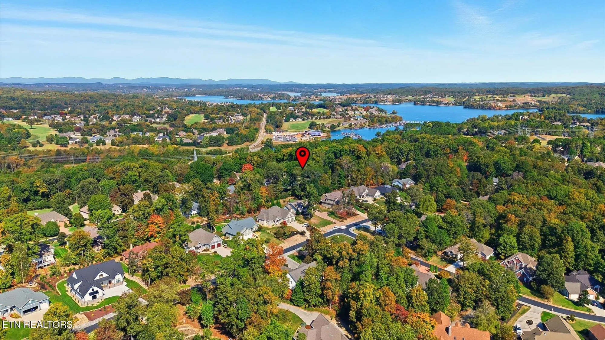 Property Slideshow image 33 of 36 | 301 tahlequah dr, Loudon, TN, 37774