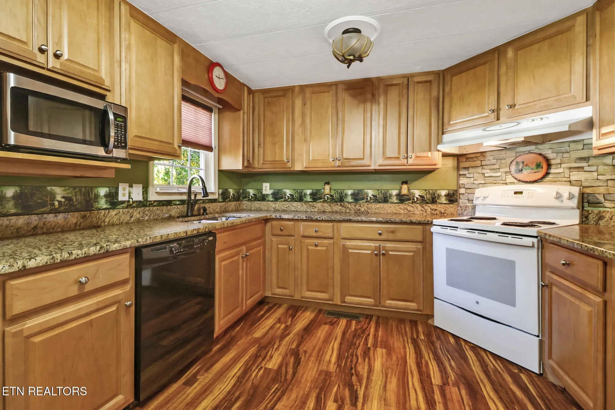 Property Slideshow image 14 of 38 | 263 dartmoor dr, Crossville, TN, 38558