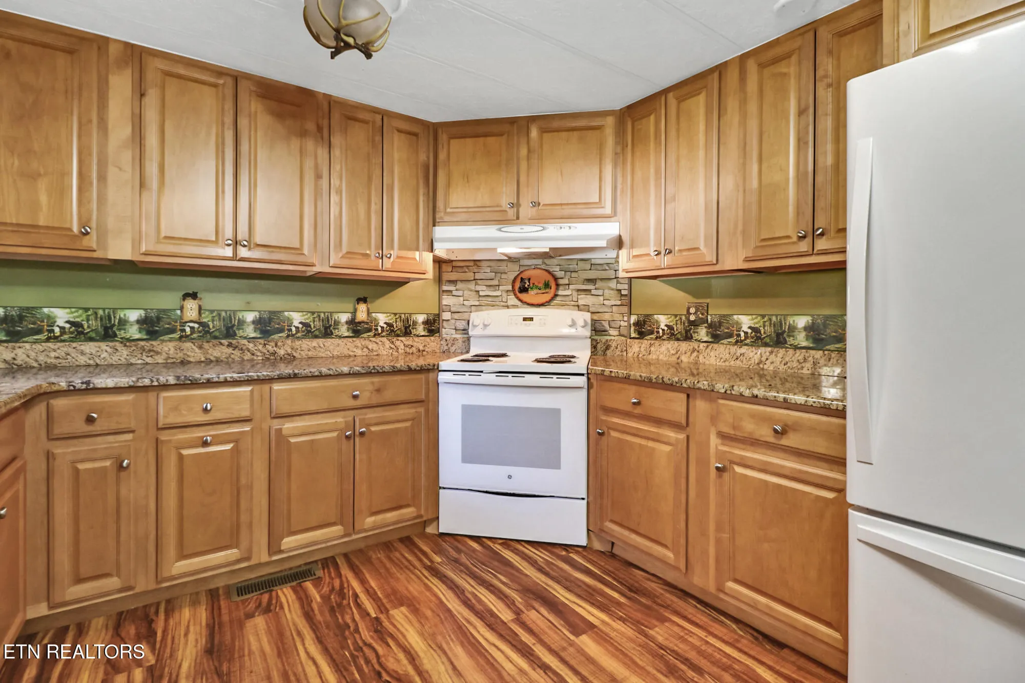 Property Slideshow image 15 of 38 | 263 dartmoor dr, Crossville, TN, 38558