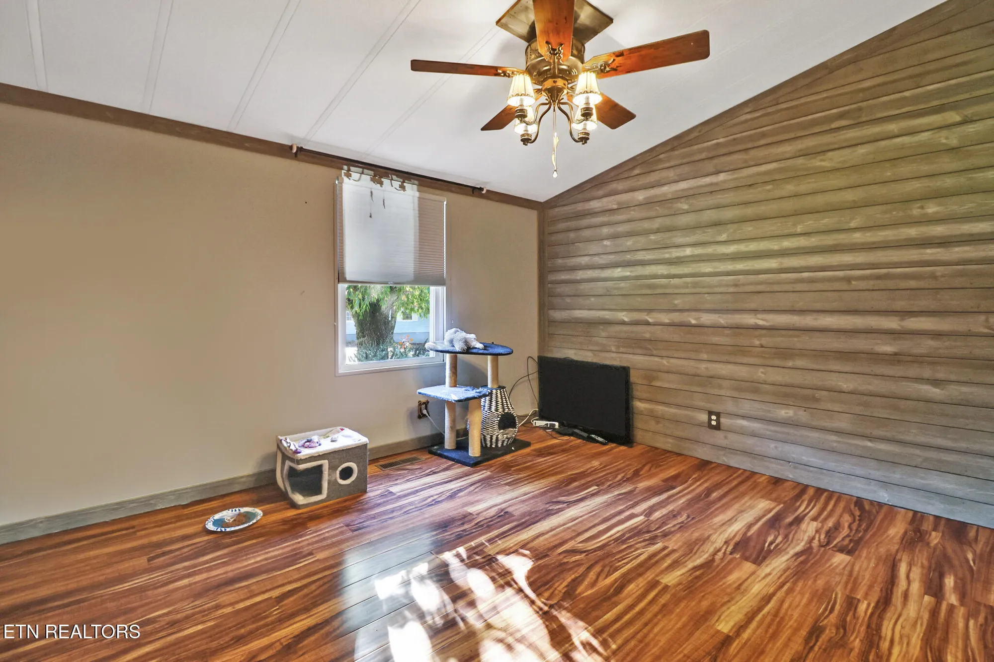 Property Slideshow image 24 of 38 | 263 dartmoor dr, Crossville, TN, 38558