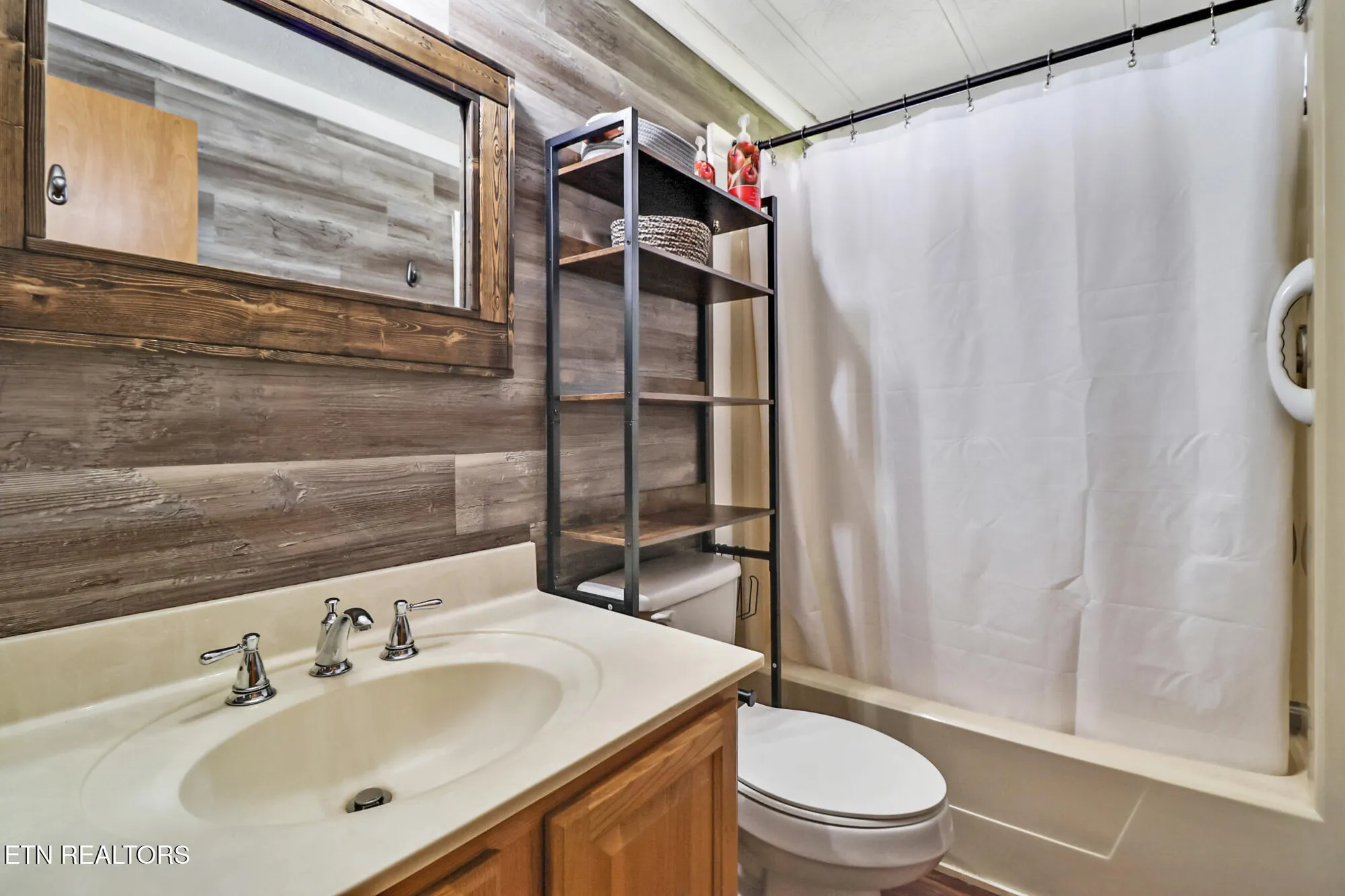 Property Slideshow image 18 of 38 | 263 dartmoor dr, Crossville, TN, 38558