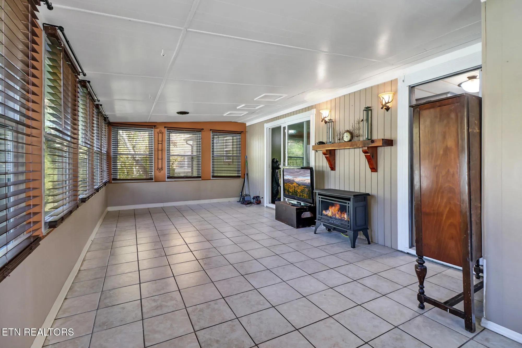 Property Slideshow image 31 of 38 | 263 dartmoor dr, Crossville, TN, 38558