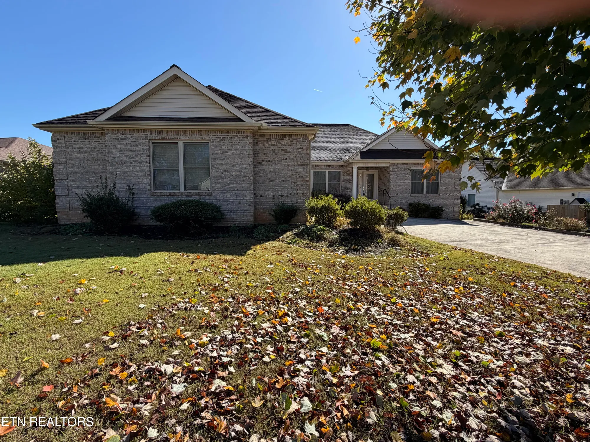 Property Slideshow image 1 of 27 | 103 oohleeno way, Loudon, TN, 37774