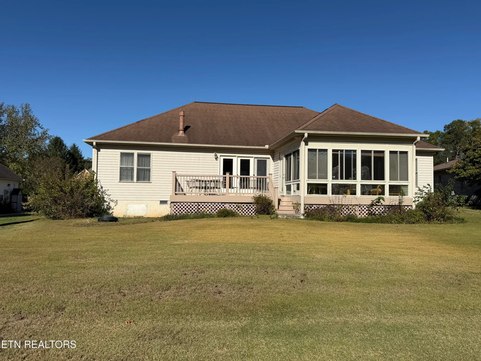 Property Slideshow image 13 of 27 | 103 oohleeno way, Loudon, TN, 37774