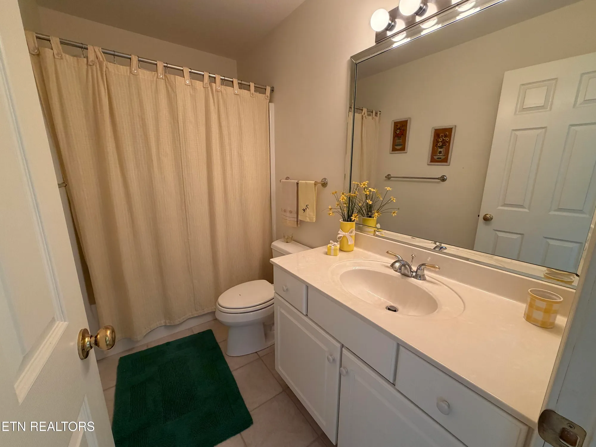 Property Slideshow image 16 of 27 | 103 oohleeno way, Loudon, TN, 37774