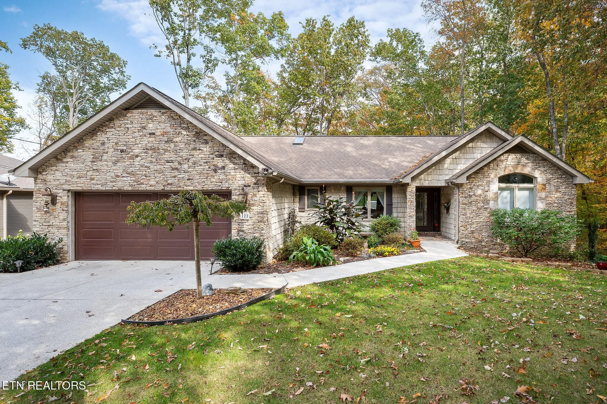 Property Slideshow image 8 of 60 | 122 pineridge loop, Crossville, TN, 38558