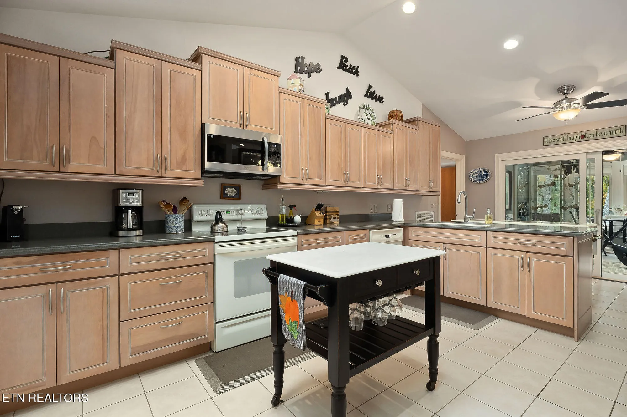 Property Slideshow image 17 of 60 | 122 pineridge loop, Crossville, TN, 38558
