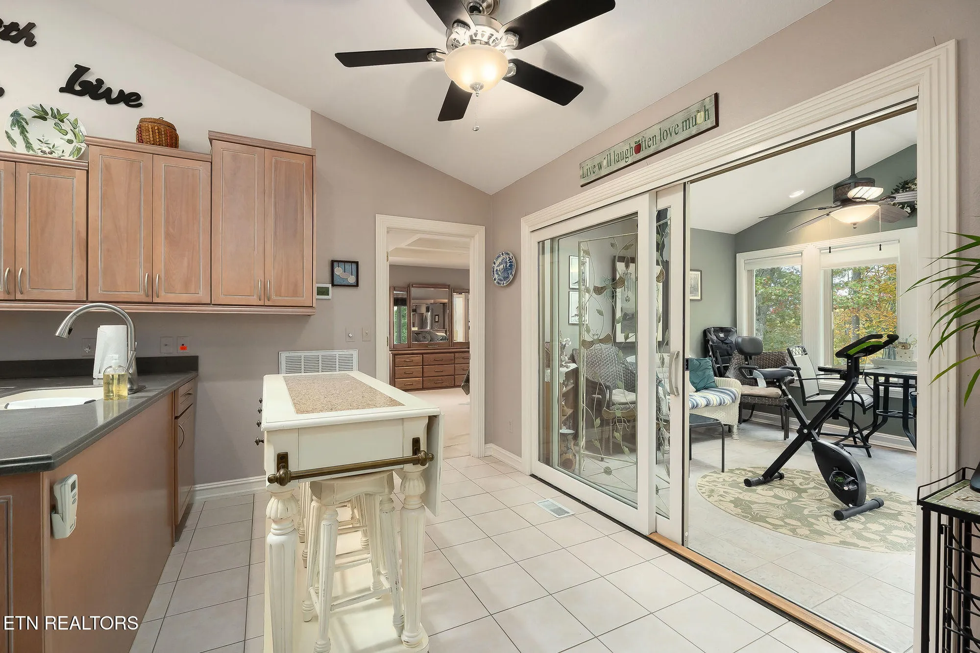 Property Slideshow image 23 of 60 | 122 pineridge loop, Crossville, TN, 38558