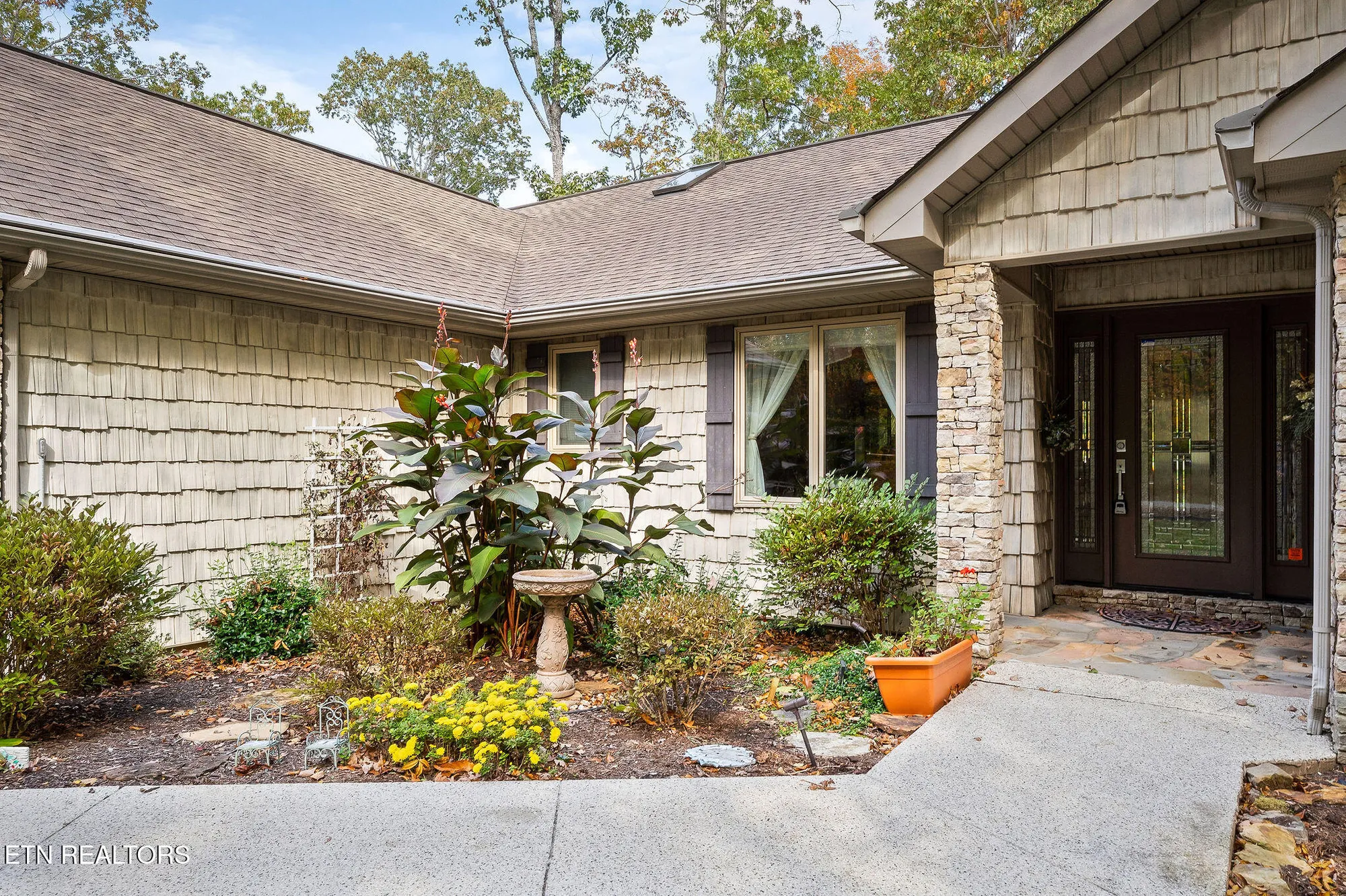 Property Slideshow image 7 of 60 | 122 pineridge loop, Crossville, TN, 38558