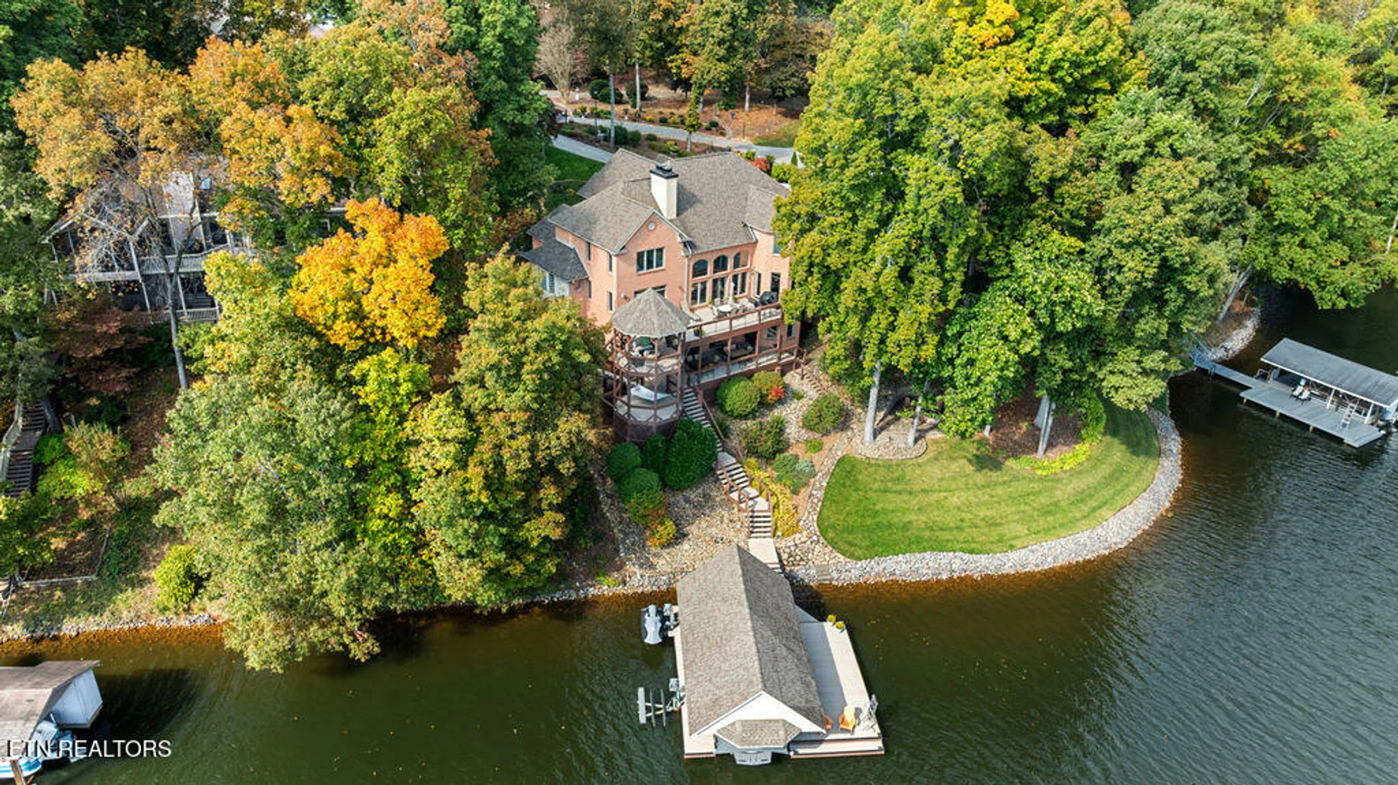 Property Slideshow image 2 of 60 | 354 okema way, Loudon, TN, 37774