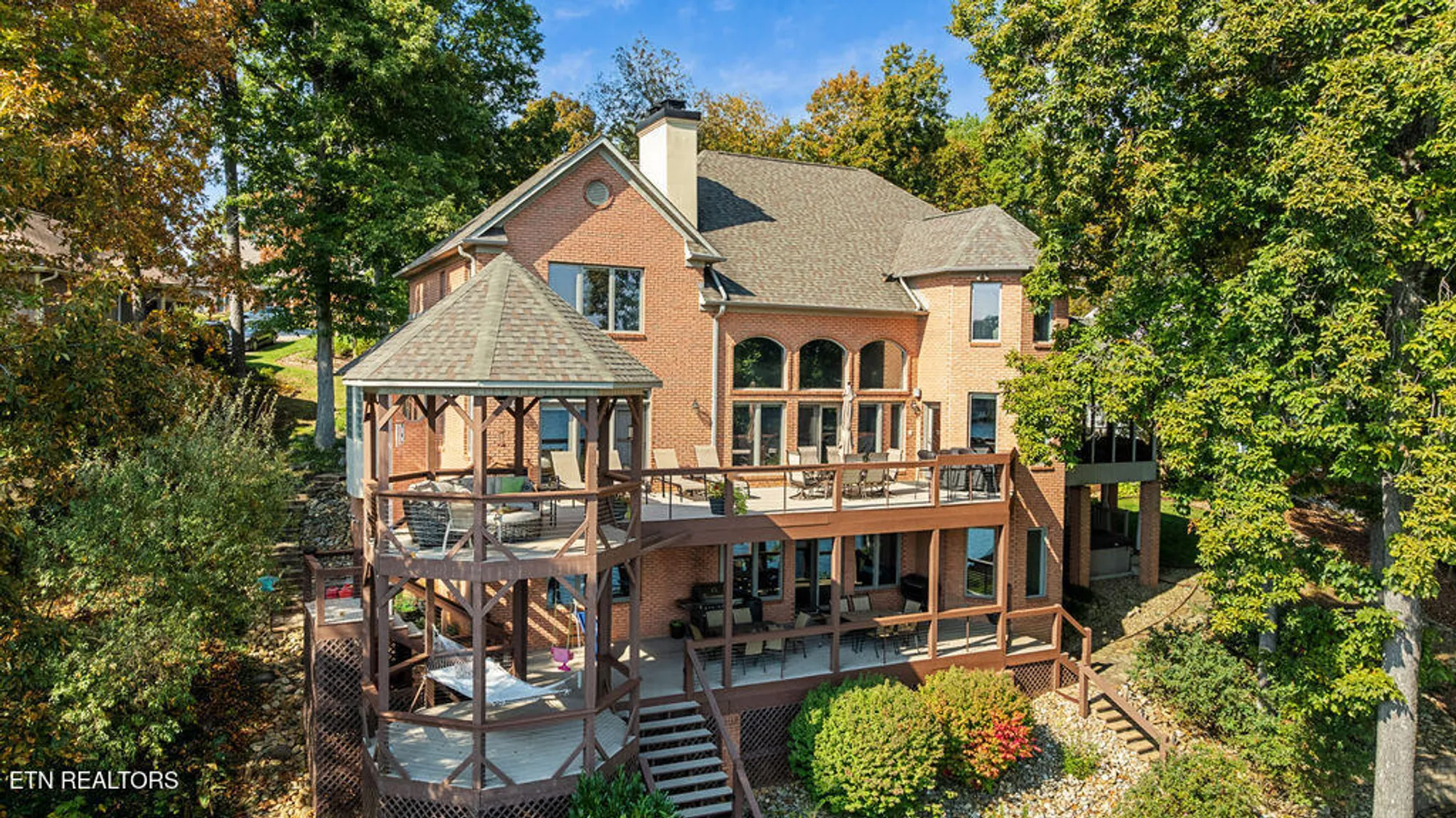 Property Slideshow image 5 of 60 | 354 okema way, Loudon, TN, 37774