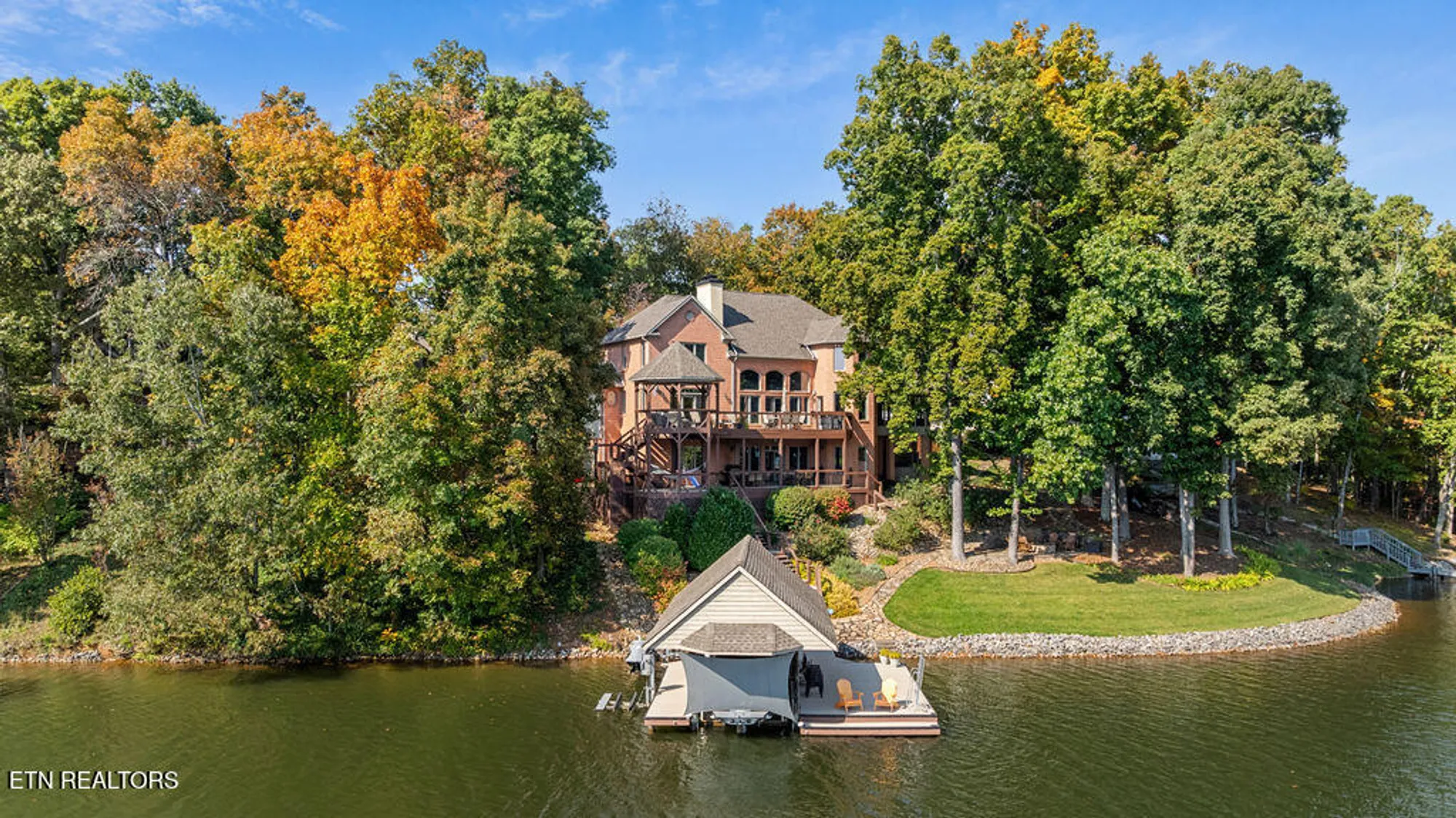 Property Slideshow image 6 of 60 | 354 okema way, Loudon, TN, 37774