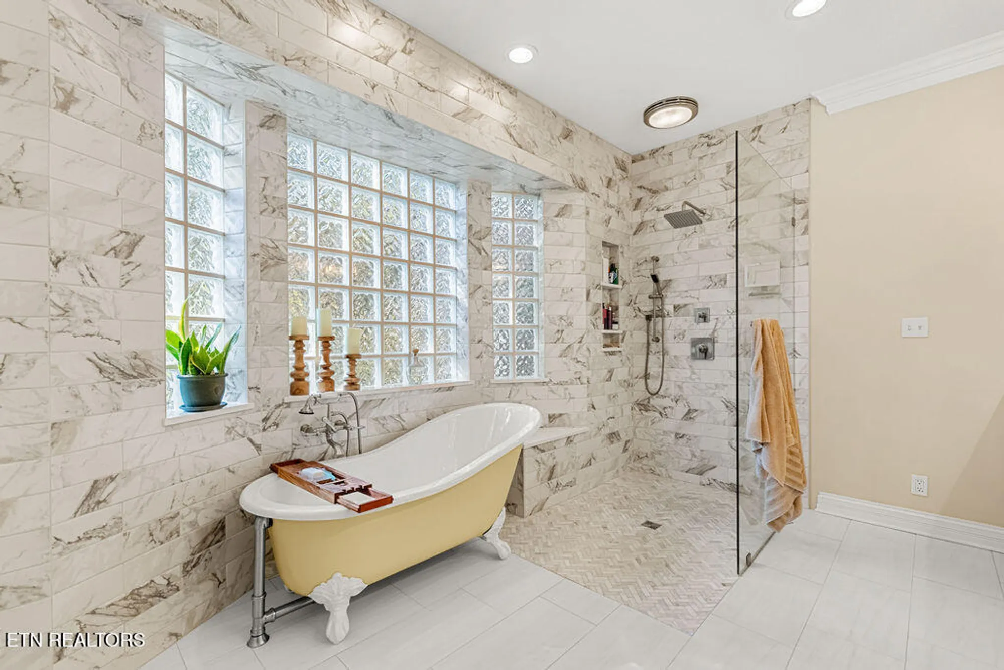 Property Slideshow image 19 of 60 | 354 okema way, Loudon, TN, 37774