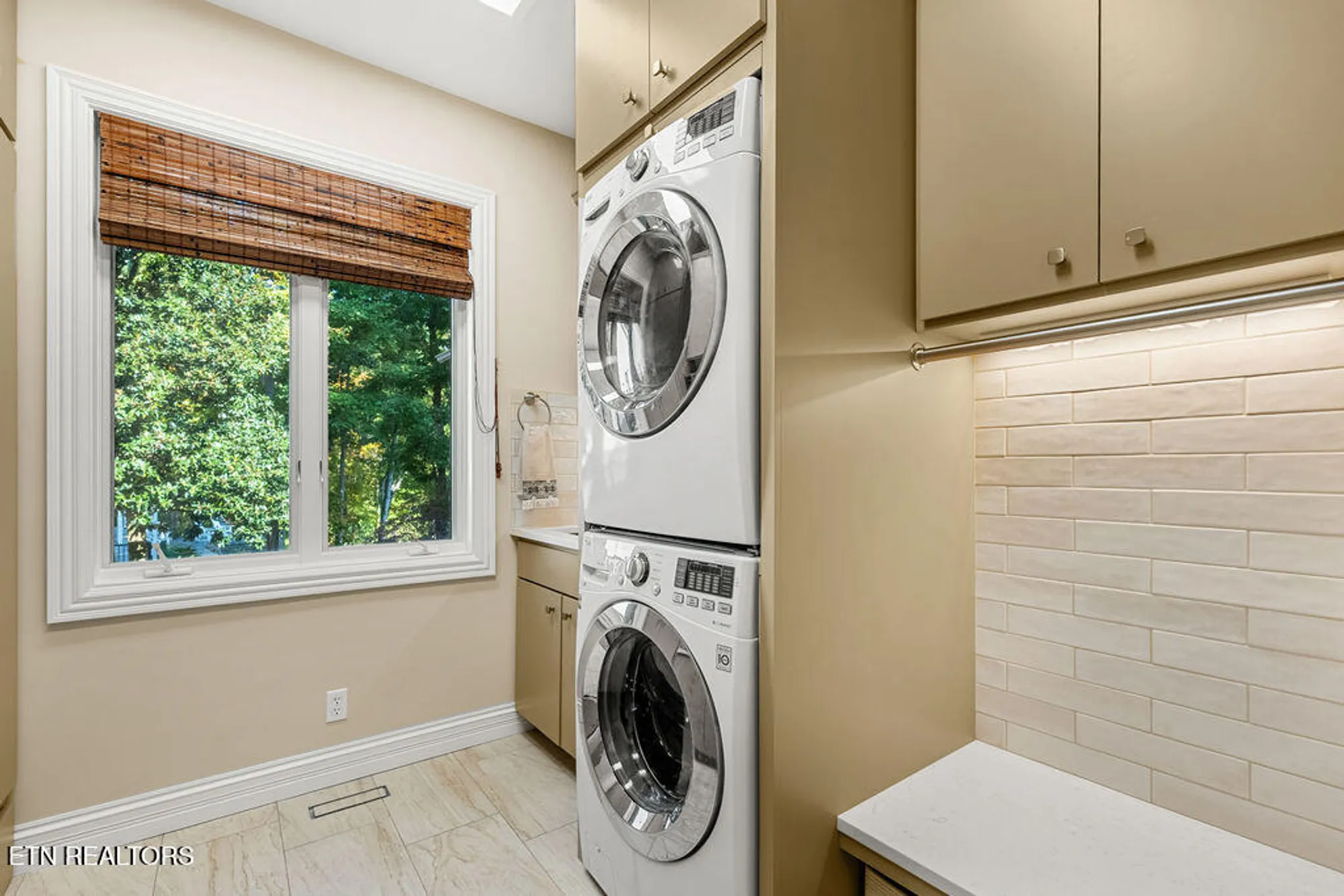 Property Slideshow image 26 of 60 | 354 okema way, Loudon, TN, 37774