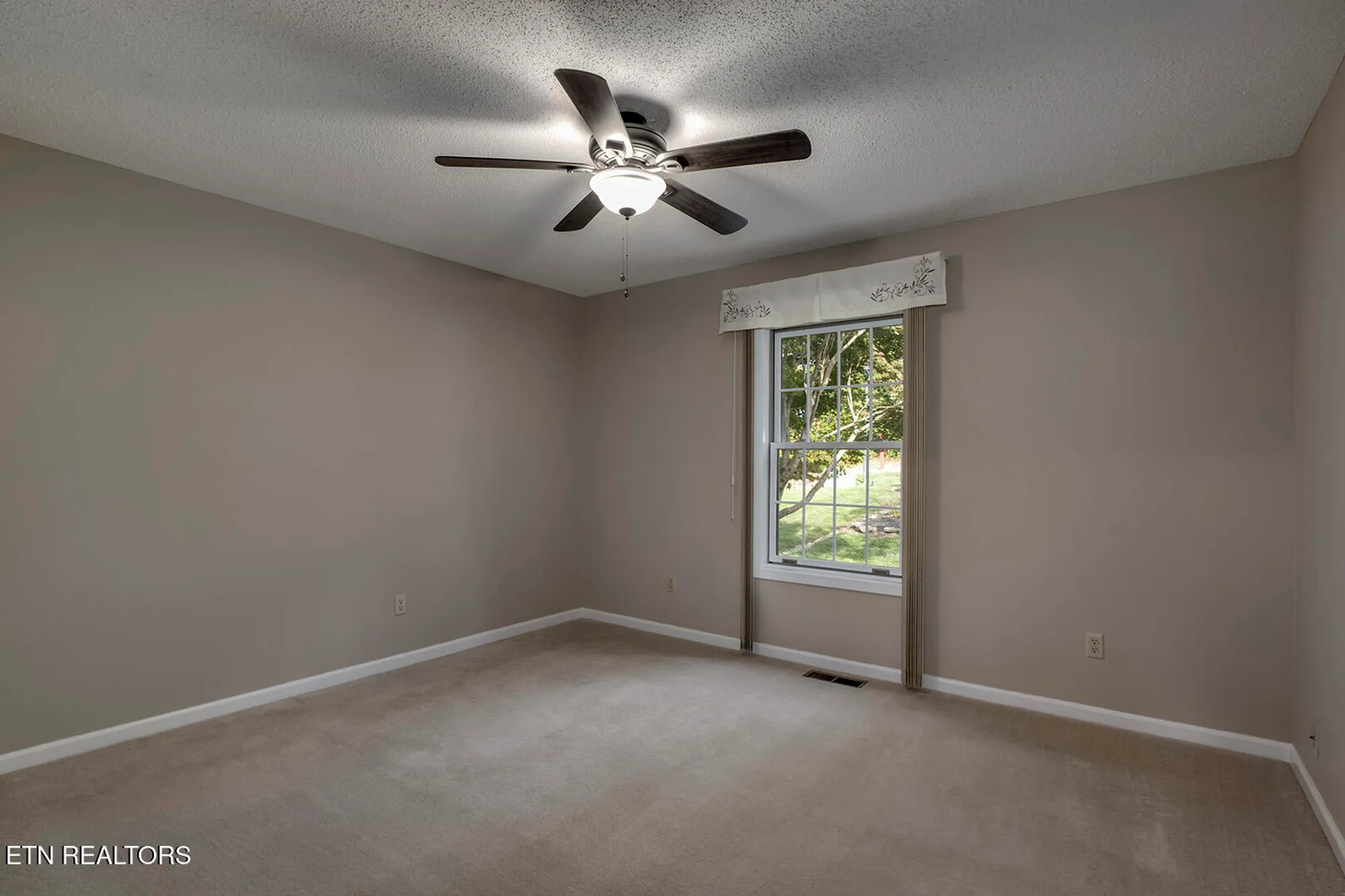 Property Slideshow image 32 of 62 | 118 toqua club way, Loudon, TN, 37774