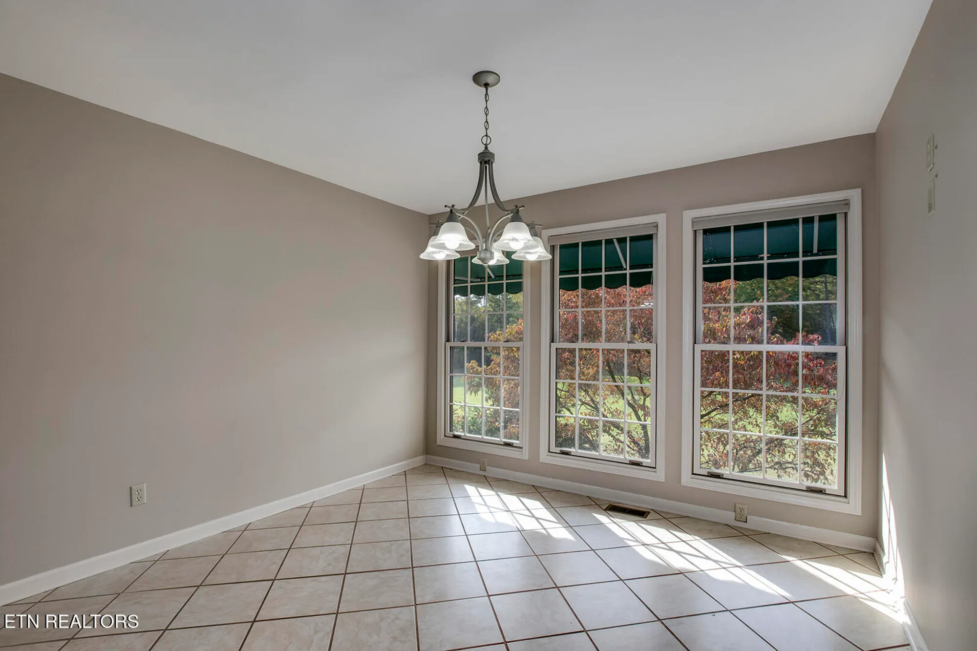 Property Slideshow image 12 of 62 | 118 toqua club way, Loudon, TN, 37774