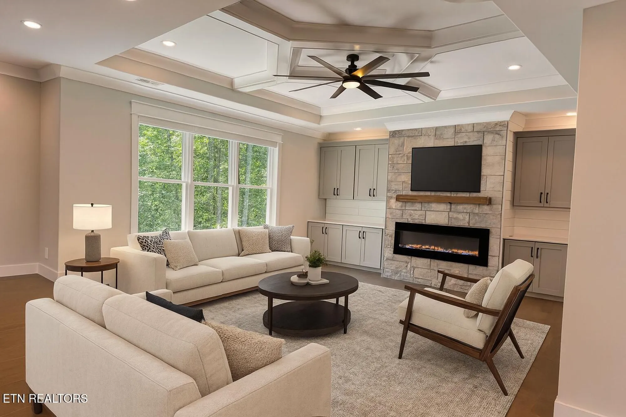 Property Slideshow image 9 of 50 | 264 elohi way, Loudon, TN, 37774