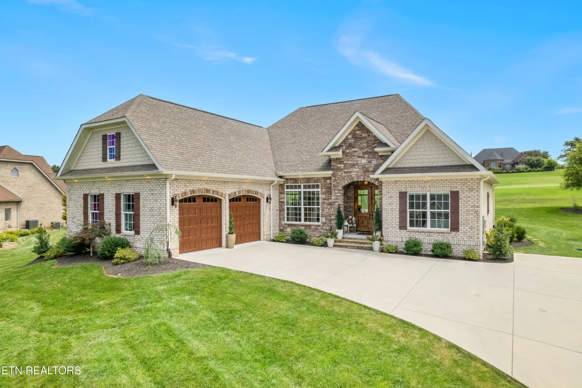 Property Slideshow image 5 of 60 | 340 pineberry dr, Vonore, TN, 37885