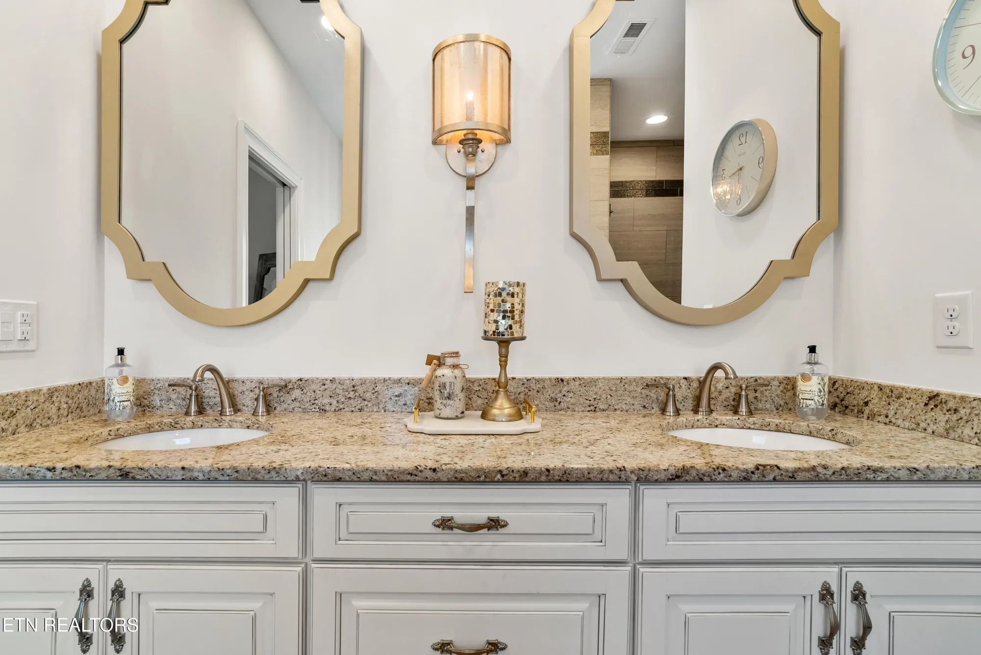 Property Slideshow image 32 of 60 | 340 pineberry dr, Vonore, TN, 37885