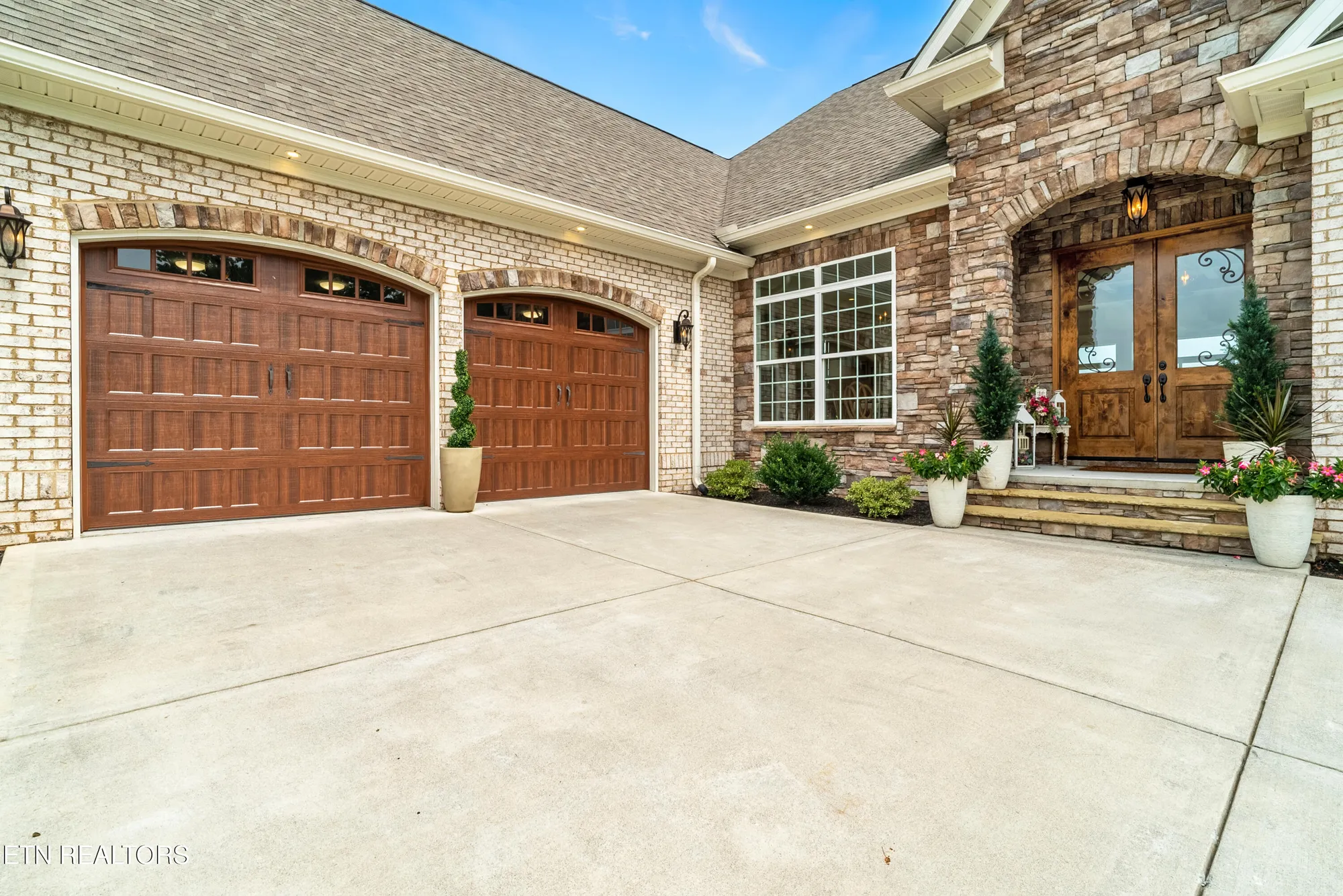 Property Slideshow image 6 of 60 | 340 pineberry dr, Vonore, TN, 37885