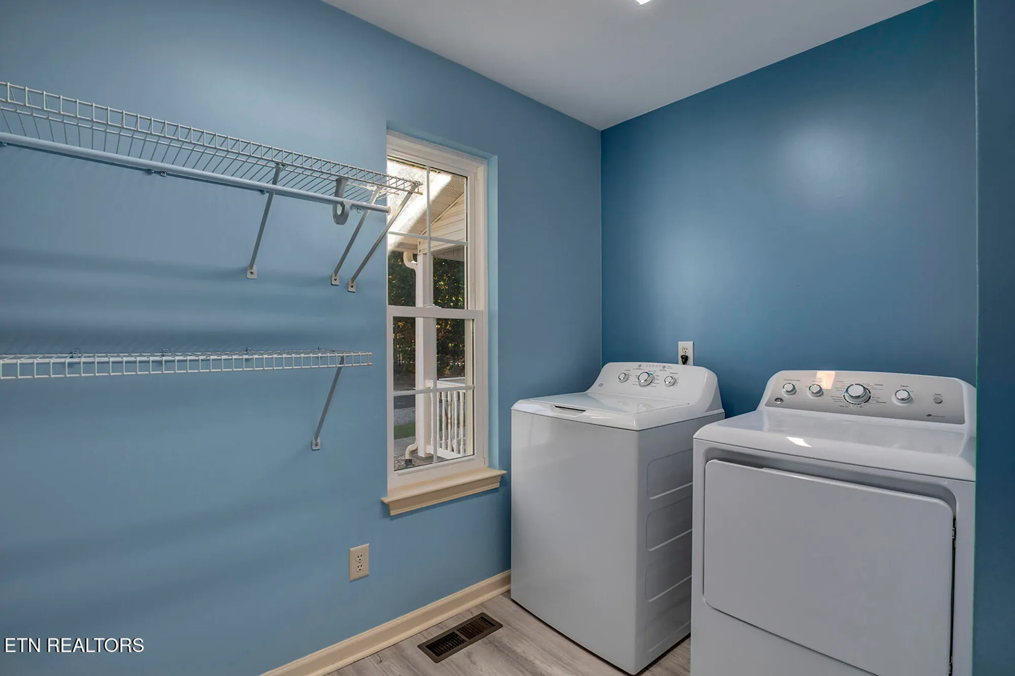 Property Slideshow image 20 of 55 | 107 skiatook way, Loudon, TN, 37774