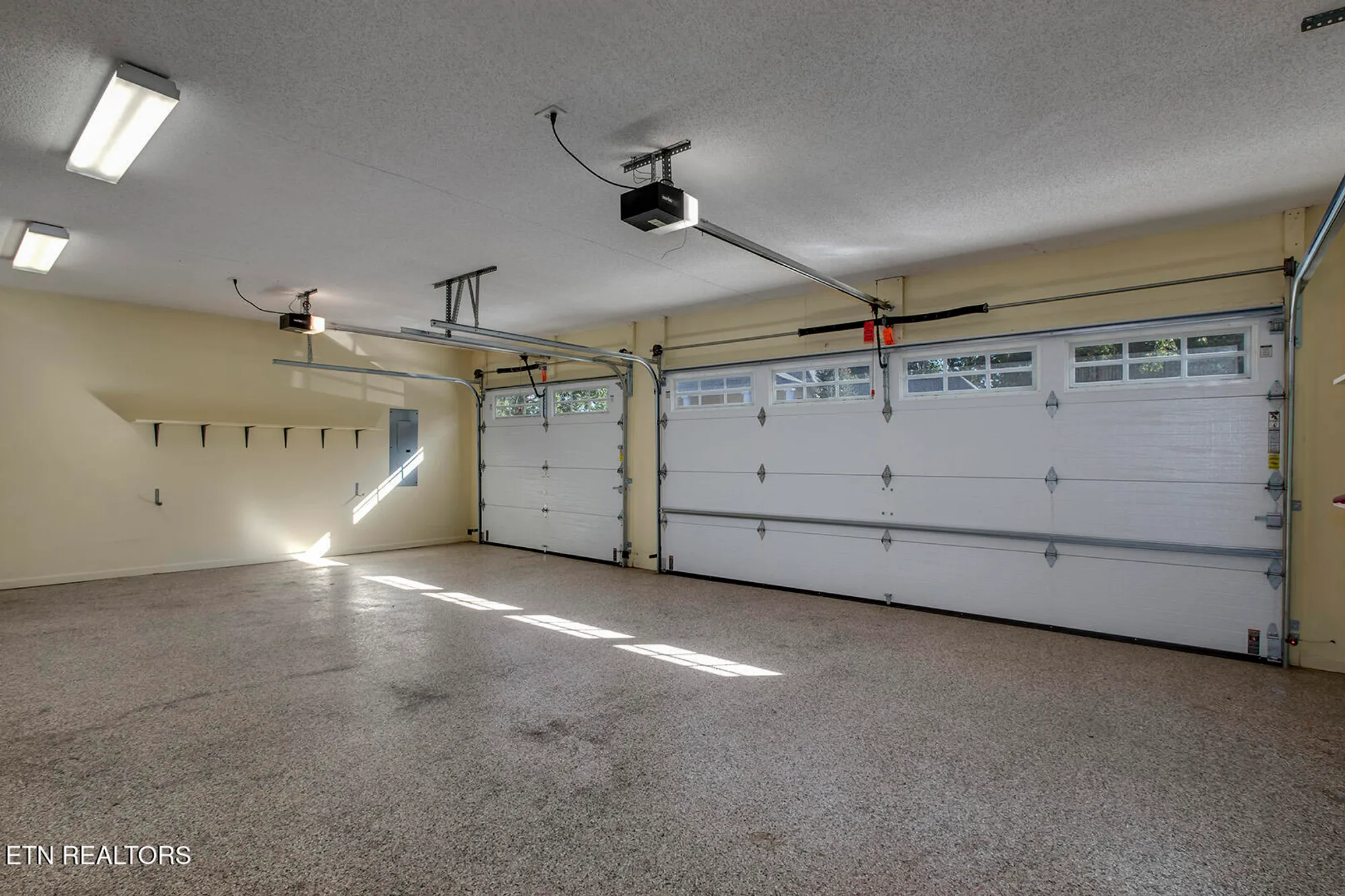 Property Slideshow image 21 of 55 | 107 skiatook way, Loudon, TN, 37774