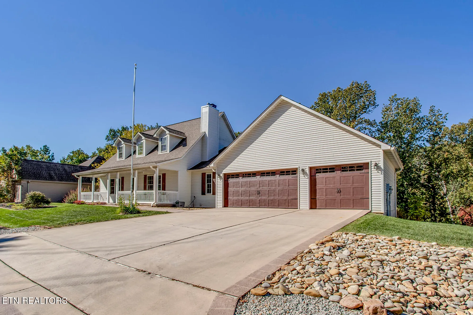 Property Slideshow image 22 of 55 | 107 skiatook way, Loudon, TN, 37774