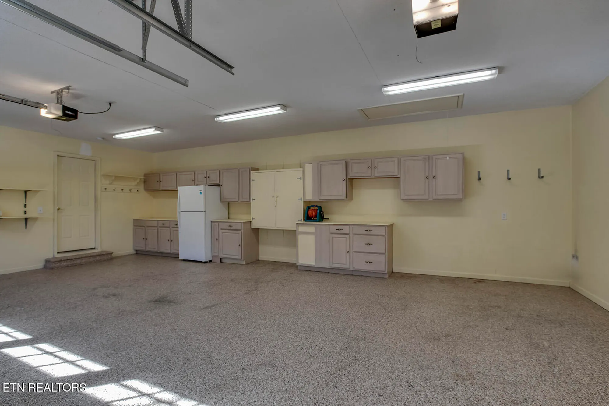 Property Slideshow image 23 of 55 | 107 skiatook way, Loudon, TN, 37774