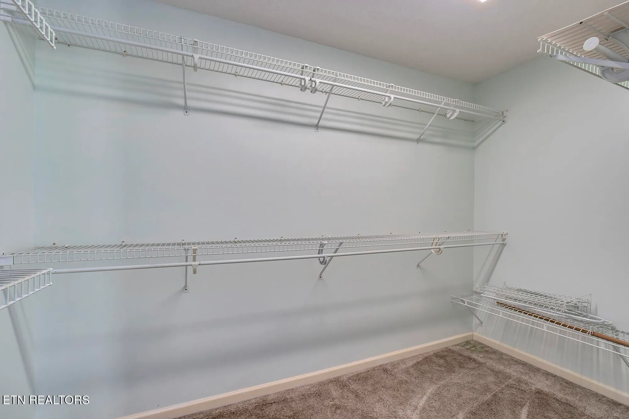 Property Slideshow image 27 of 55 | 107 skiatook way, Loudon, TN, 37774