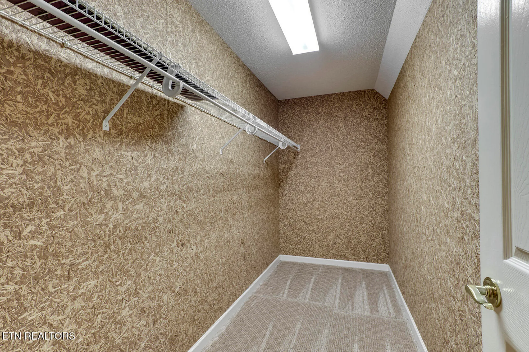 Property Slideshow image 34 of 55 | 107 skiatook way, Loudon, TN, 37774