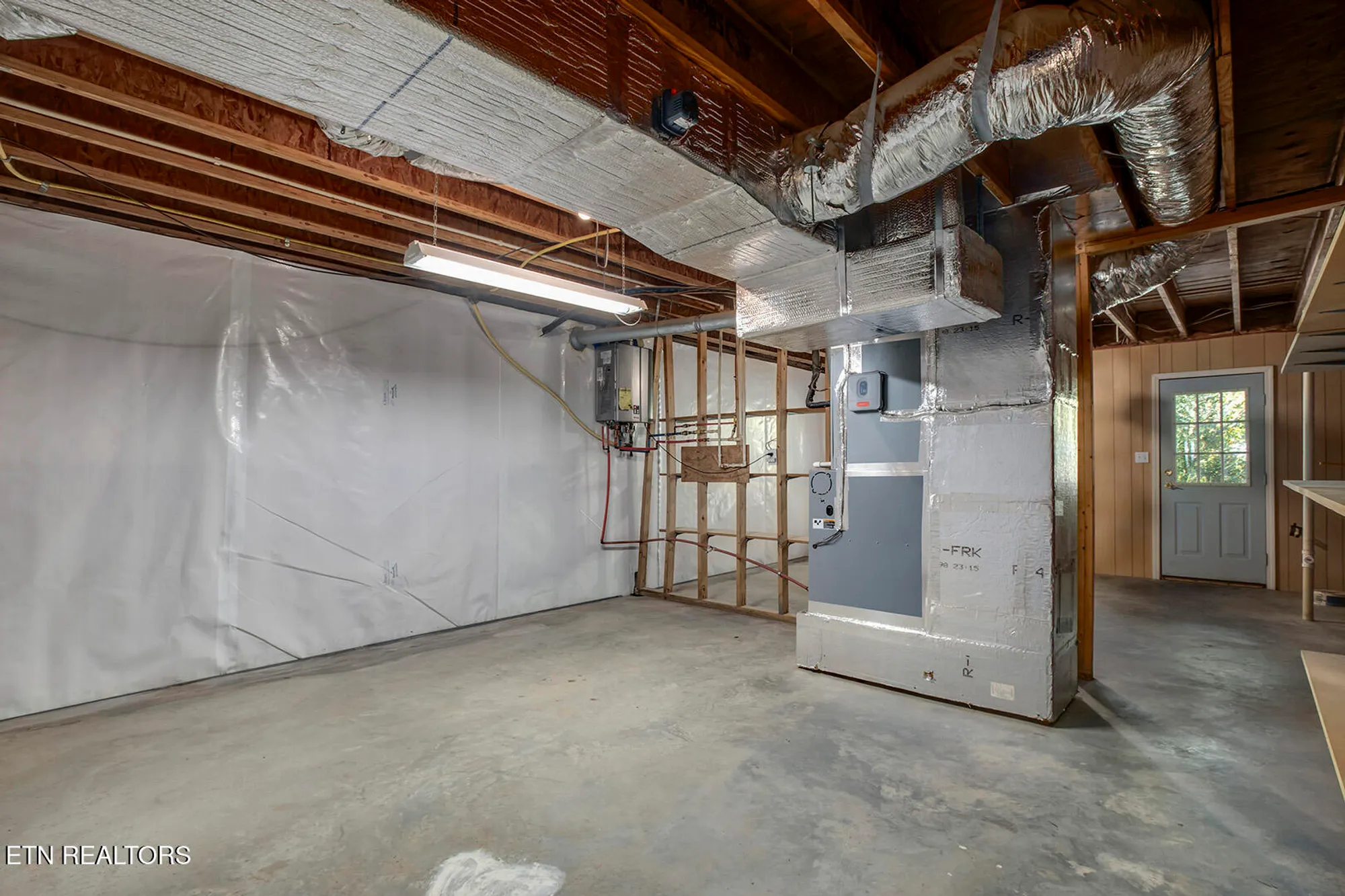 Property Slideshow image 39 of 55 | 107 skiatook way, Loudon, TN, 37774