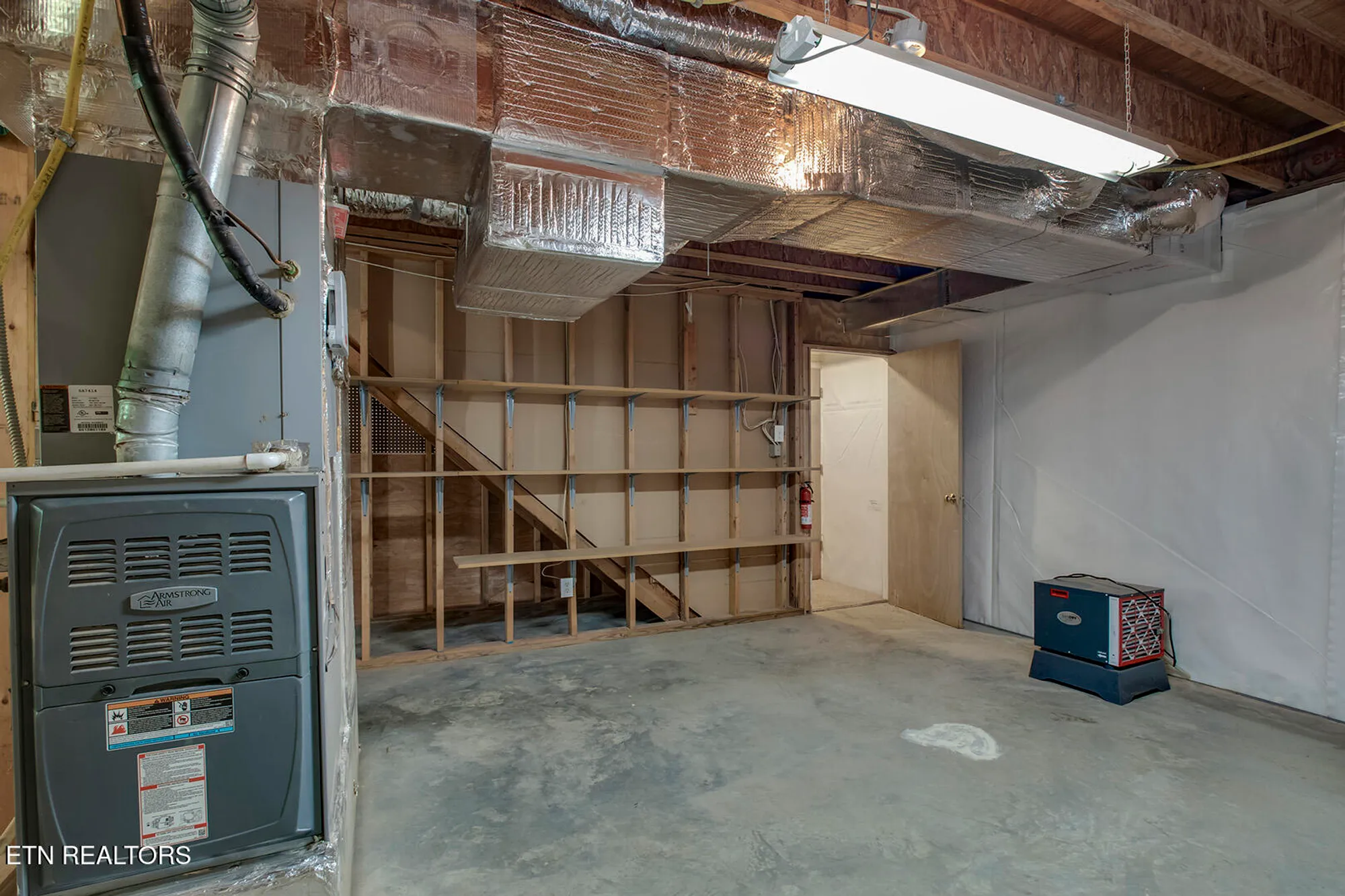 Property Slideshow image 40 of 55 | 107 skiatook way, Loudon, TN, 37774