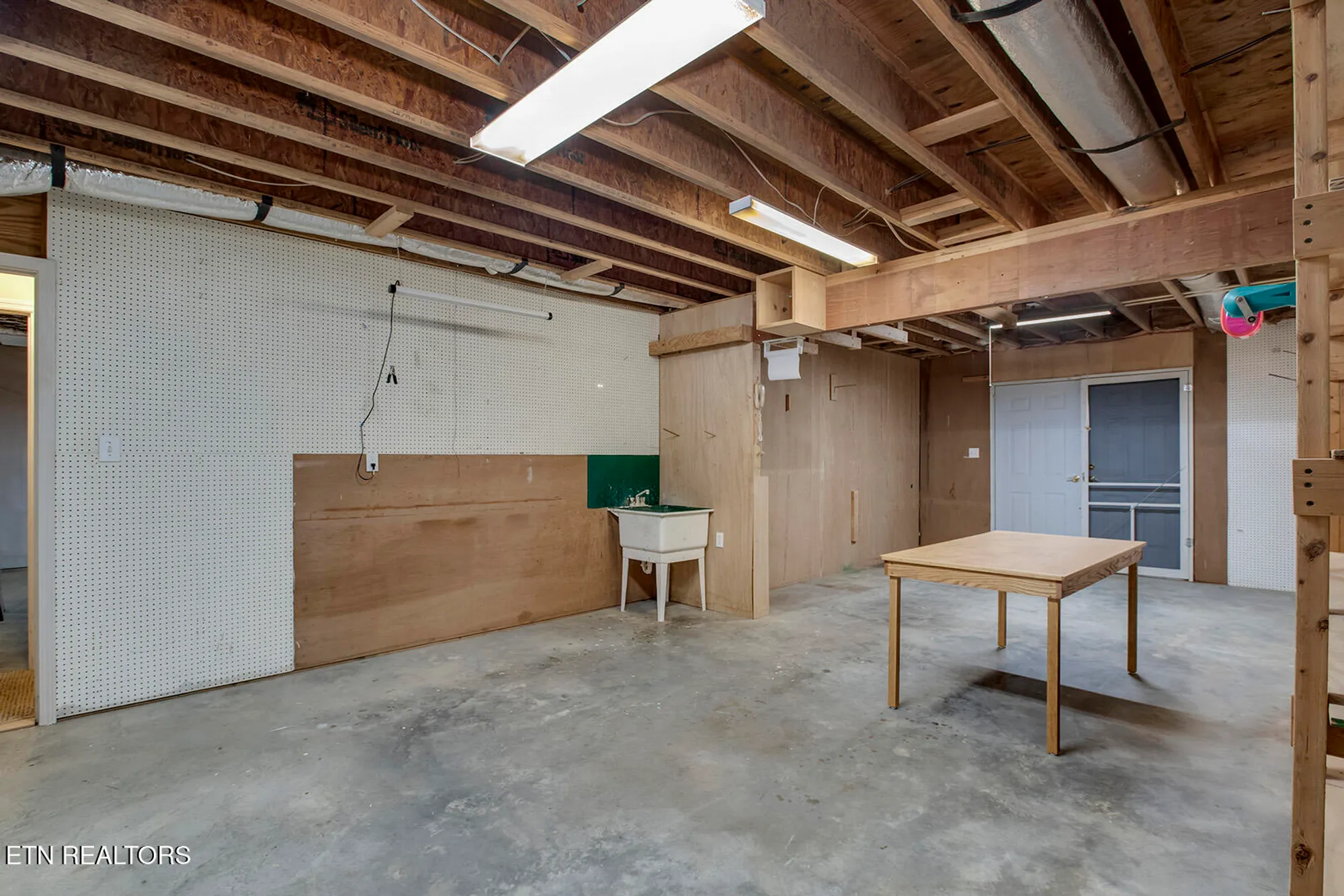 Property Slideshow image 44 of 55 | 107 skiatook way, Loudon, TN, 37774