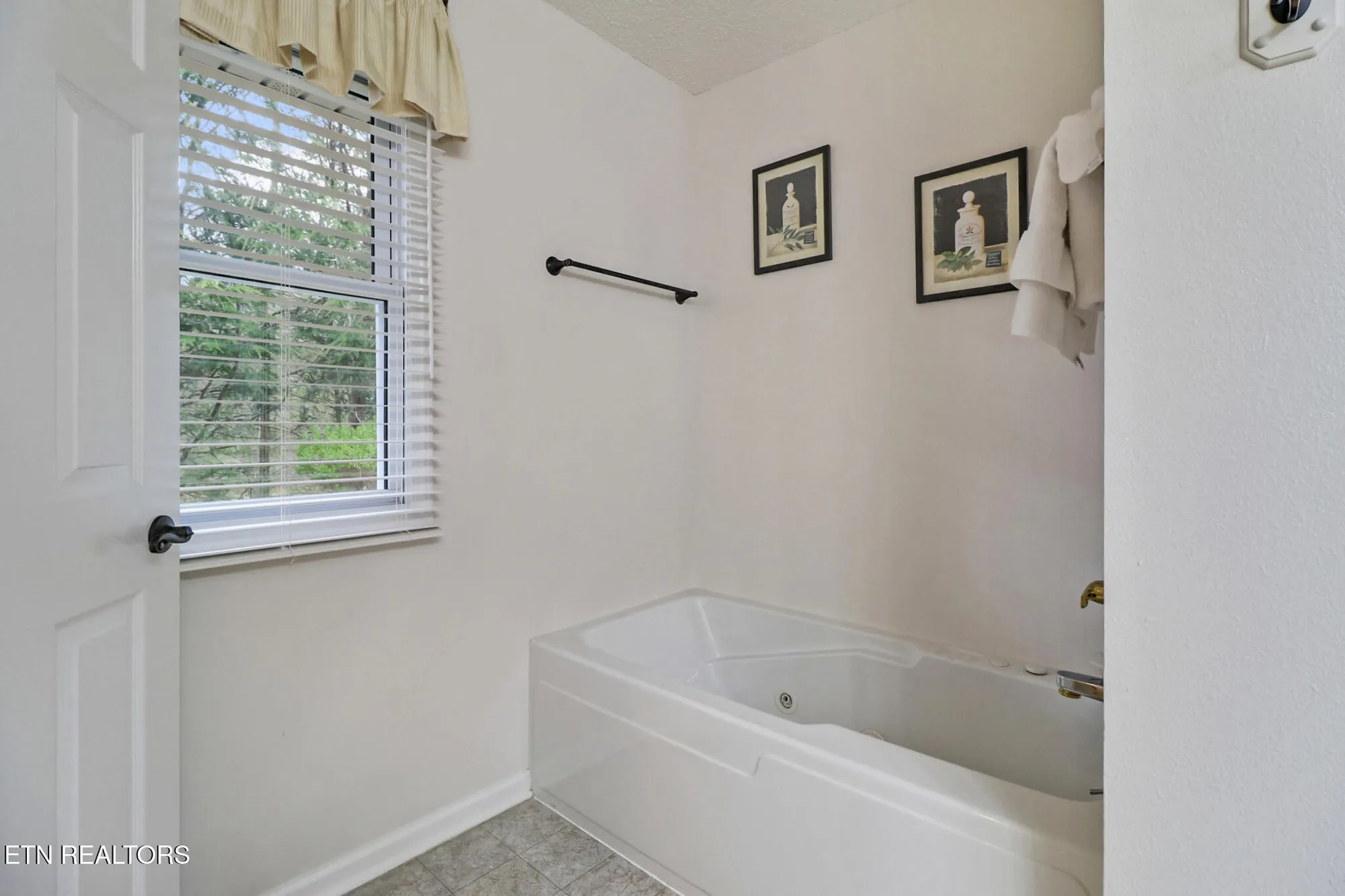 Property Slideshow image 37 of 52 | 106 tremont dr, Crossville, TN, 38558