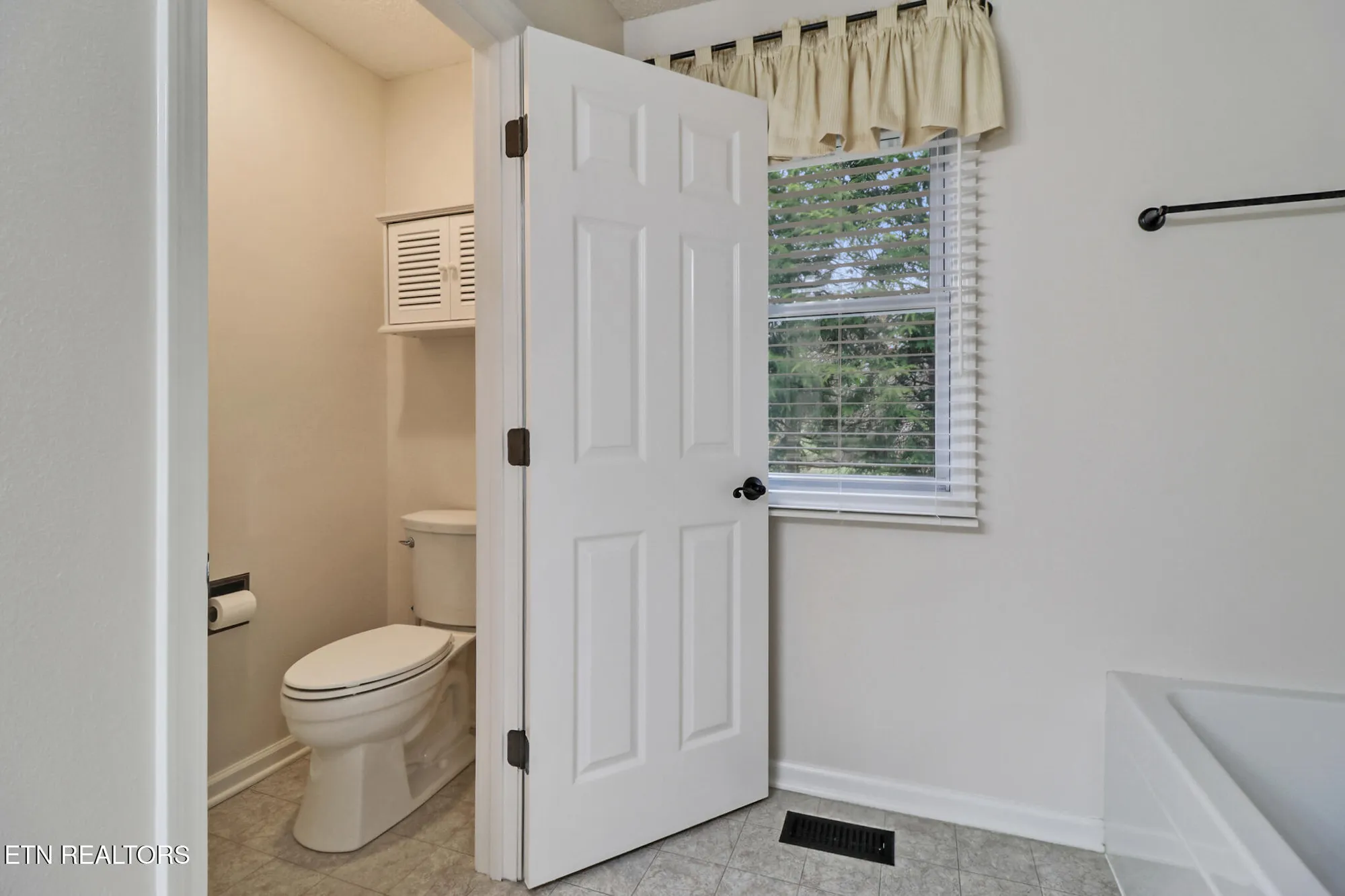 Property Slideshow image 38 of 52 | 106 tremont dr, Crossville, TN, 38558