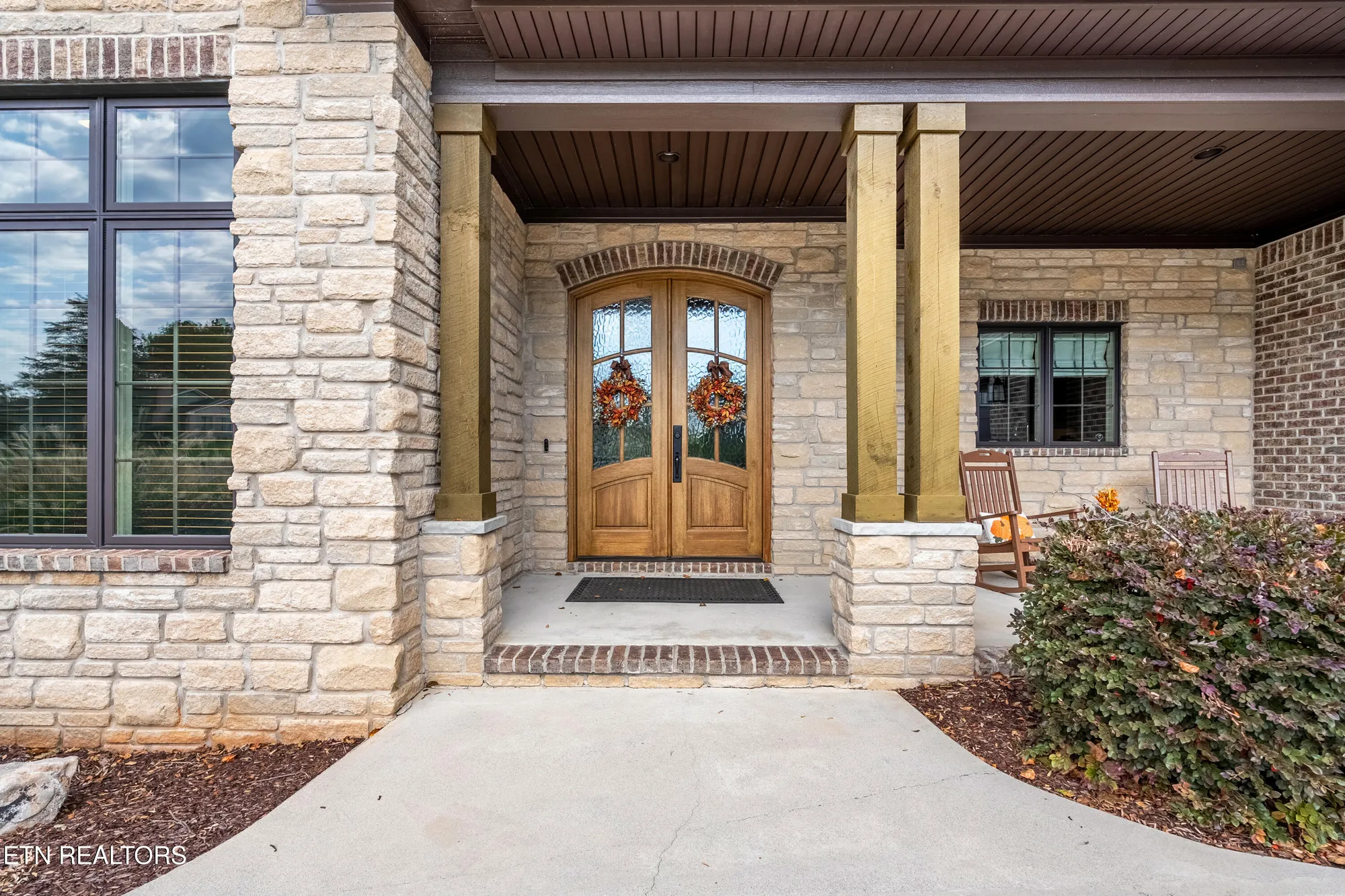 Property Slideshow image 5 of 55 | 114 inagehi way, Loudon, TN, 37774