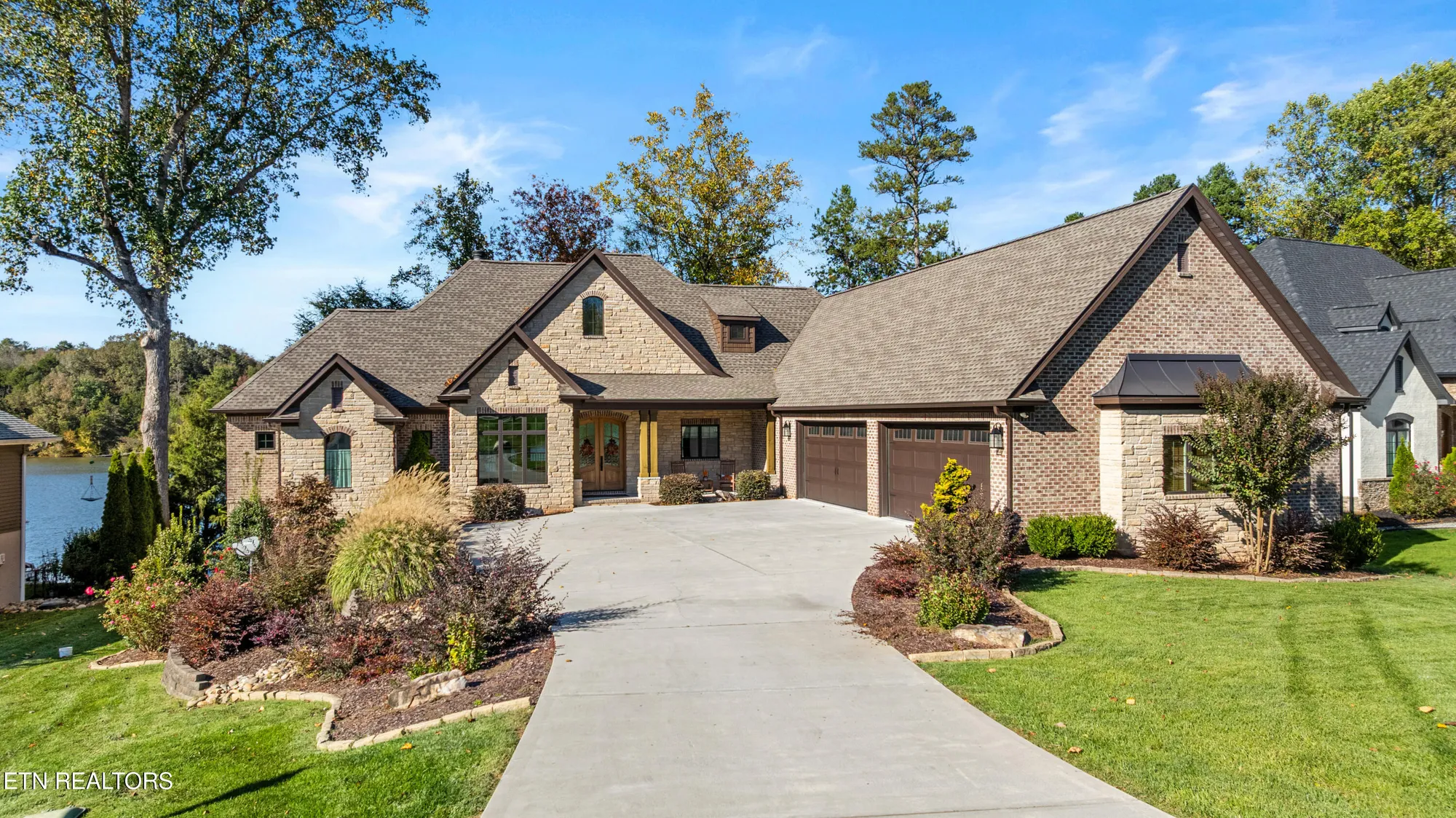 Property Slideshow image 1 of 55 | 114 inagehi way, Loudon, TN, 37774