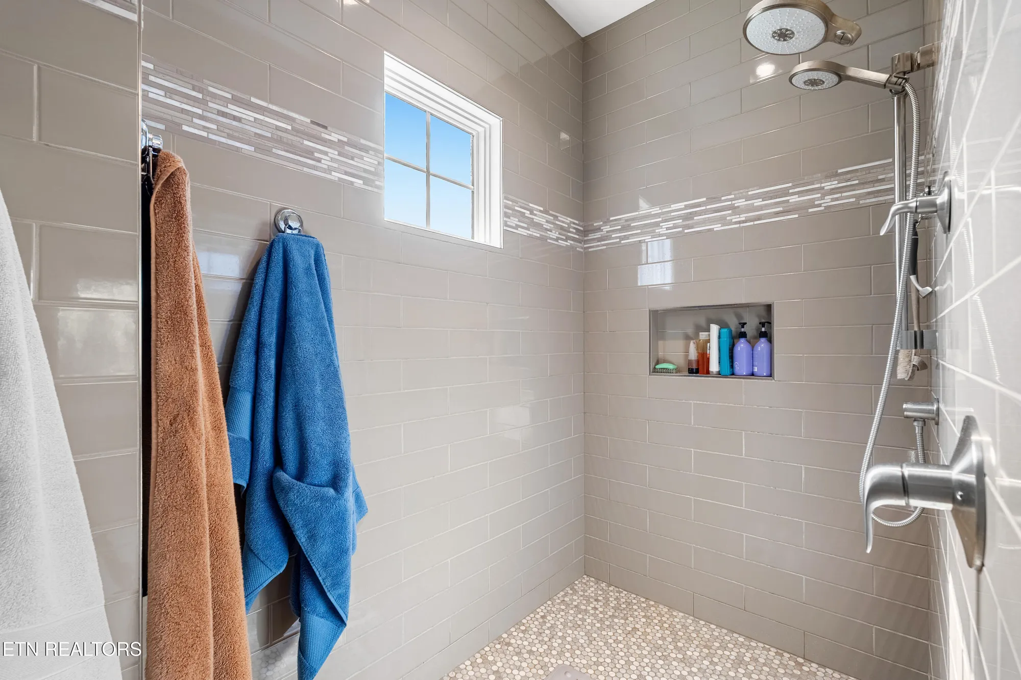 Property Slideshow image 28 of 55 | 114 inagehi way, Loudon, TN, 37774