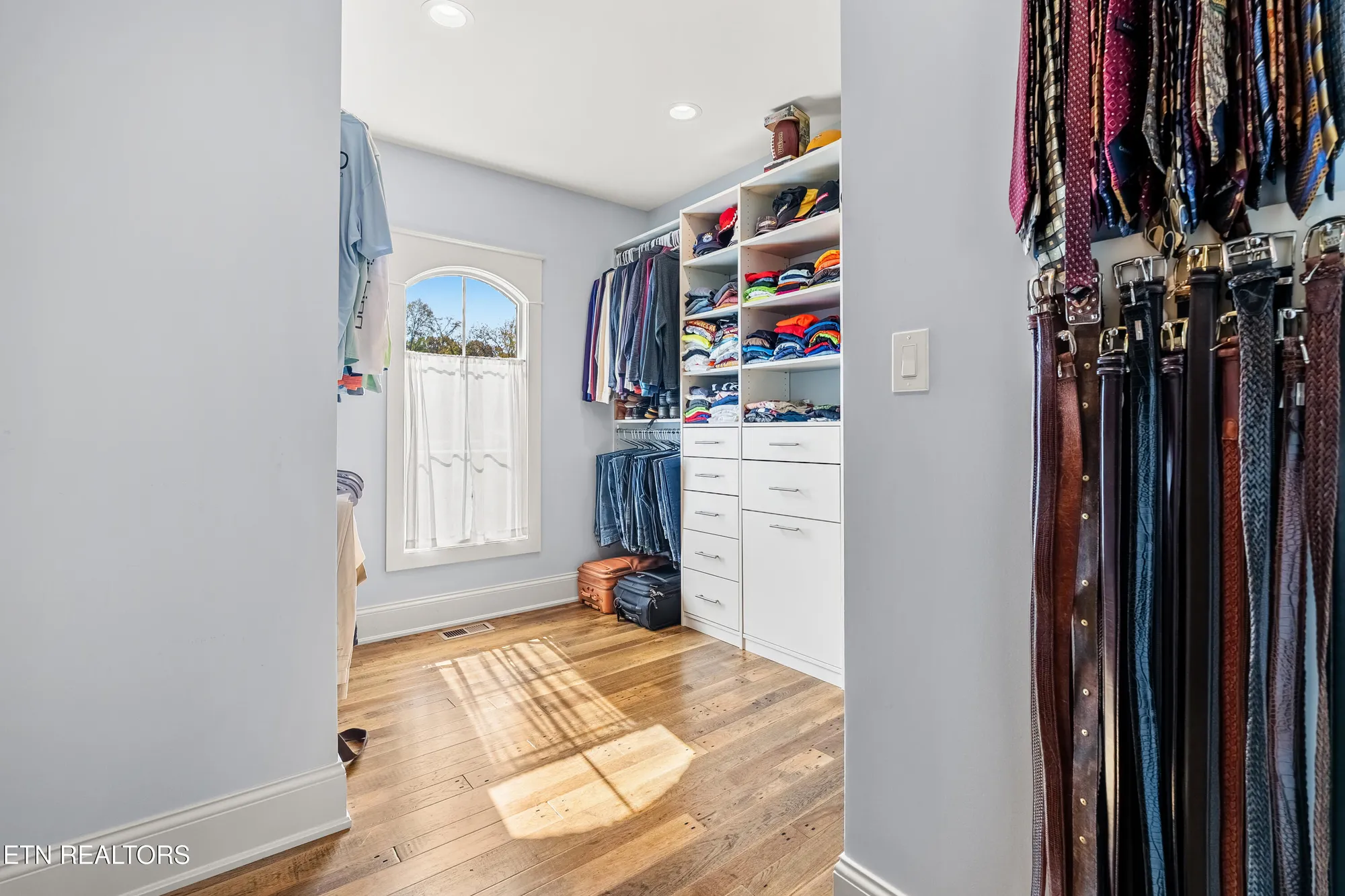 Property Slideshow image 29 of 55 | 114 inagehi way, Loudon, TN, 37774
