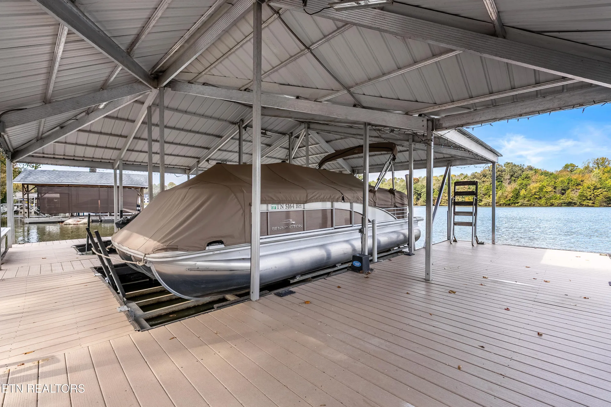 Property Slideshow image 43 of 55 | 114 inagehi way, Loudon, TN, 37774