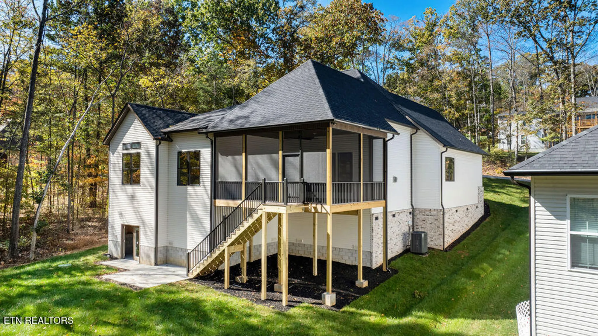 Property Slideshow image 42 of 45 | 312 nuhya ln, Loudon, TN, 37774