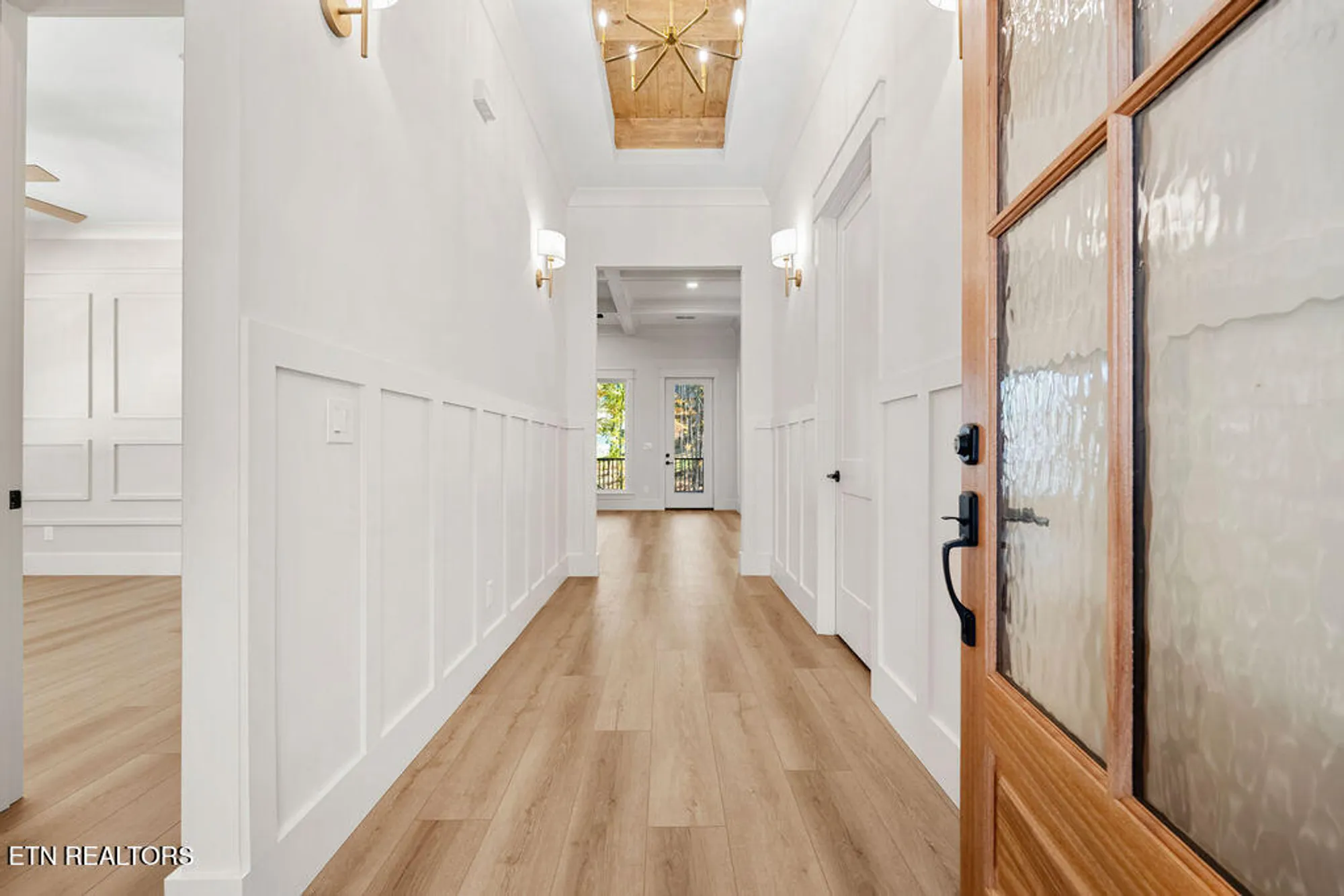 Property Slideshow image 5 of 45 | 312 nuhya ln, Loudon, TN, 37774