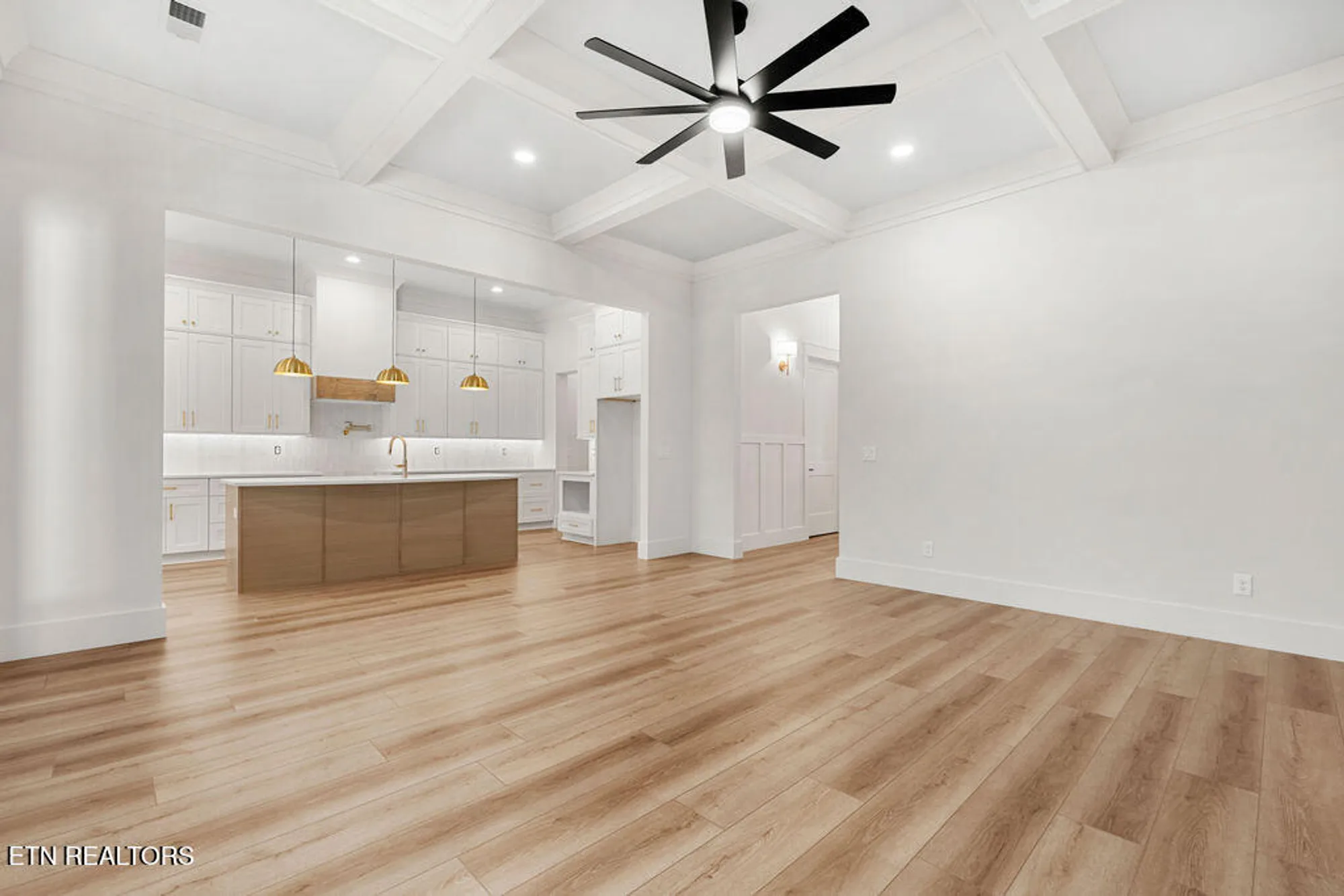 Property Slideshow image 9 of 45 | 312 nuhya ln, Loudon, TN, 37774