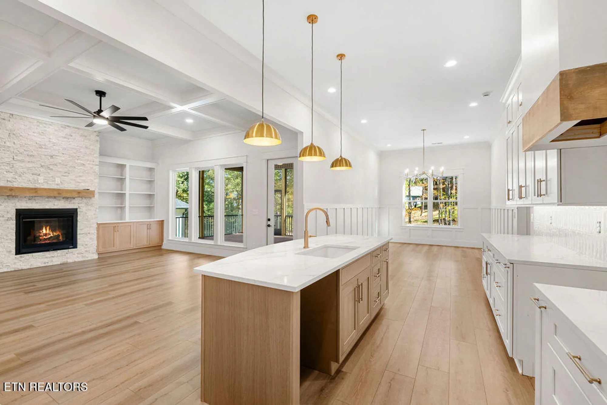 Property Slideshow image 12 of 45 | 312 nuhya ln, Loudon, TN, 37774