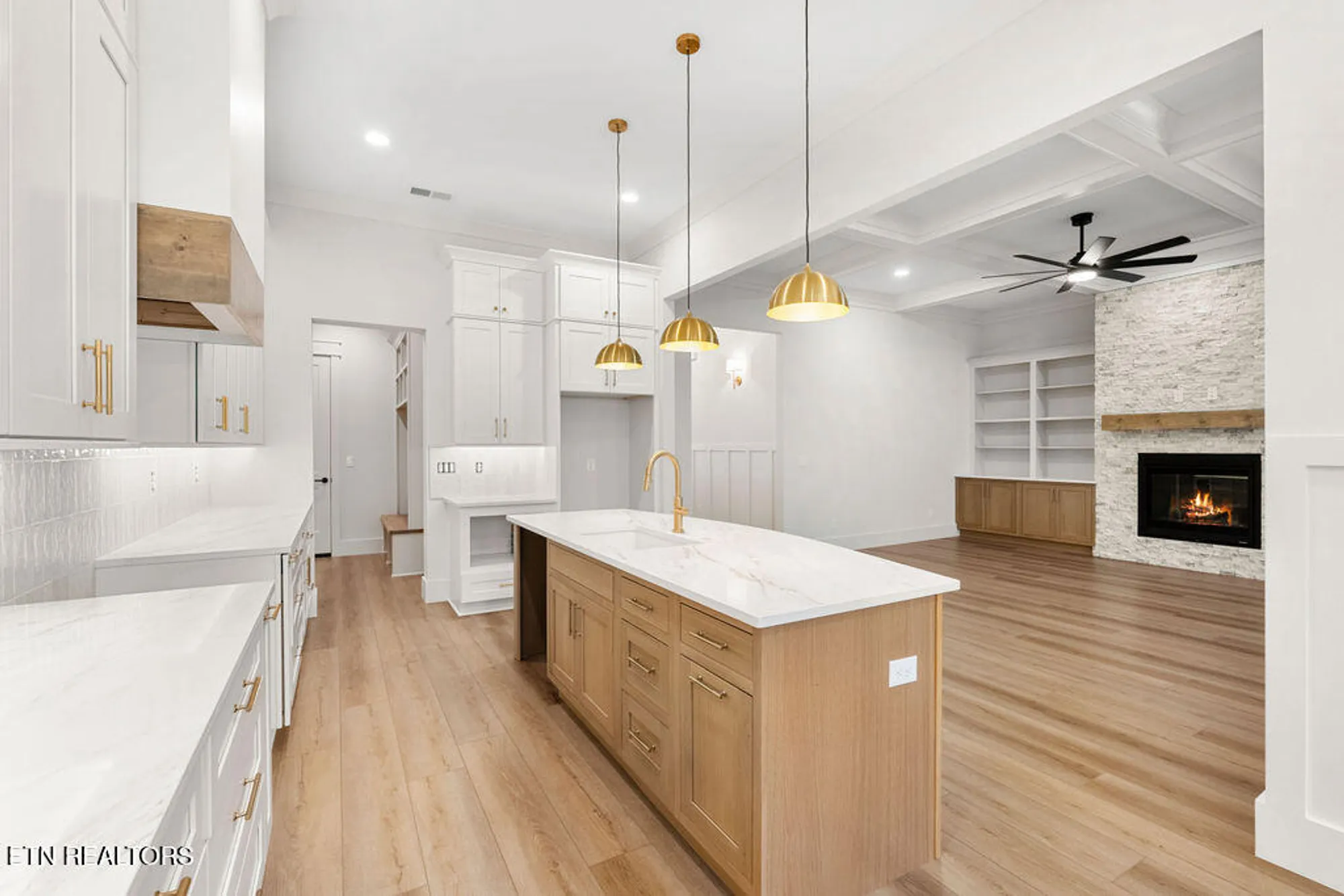 Property Slideshow image 13 of 45 | 312 nuhya ln, Loudon, TN, 37774